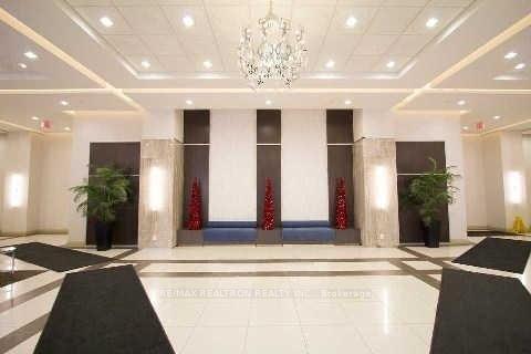 Photo 11 of Unit 2412, 7171 Yonge Street, Markham, Thornhill — HOMEH
