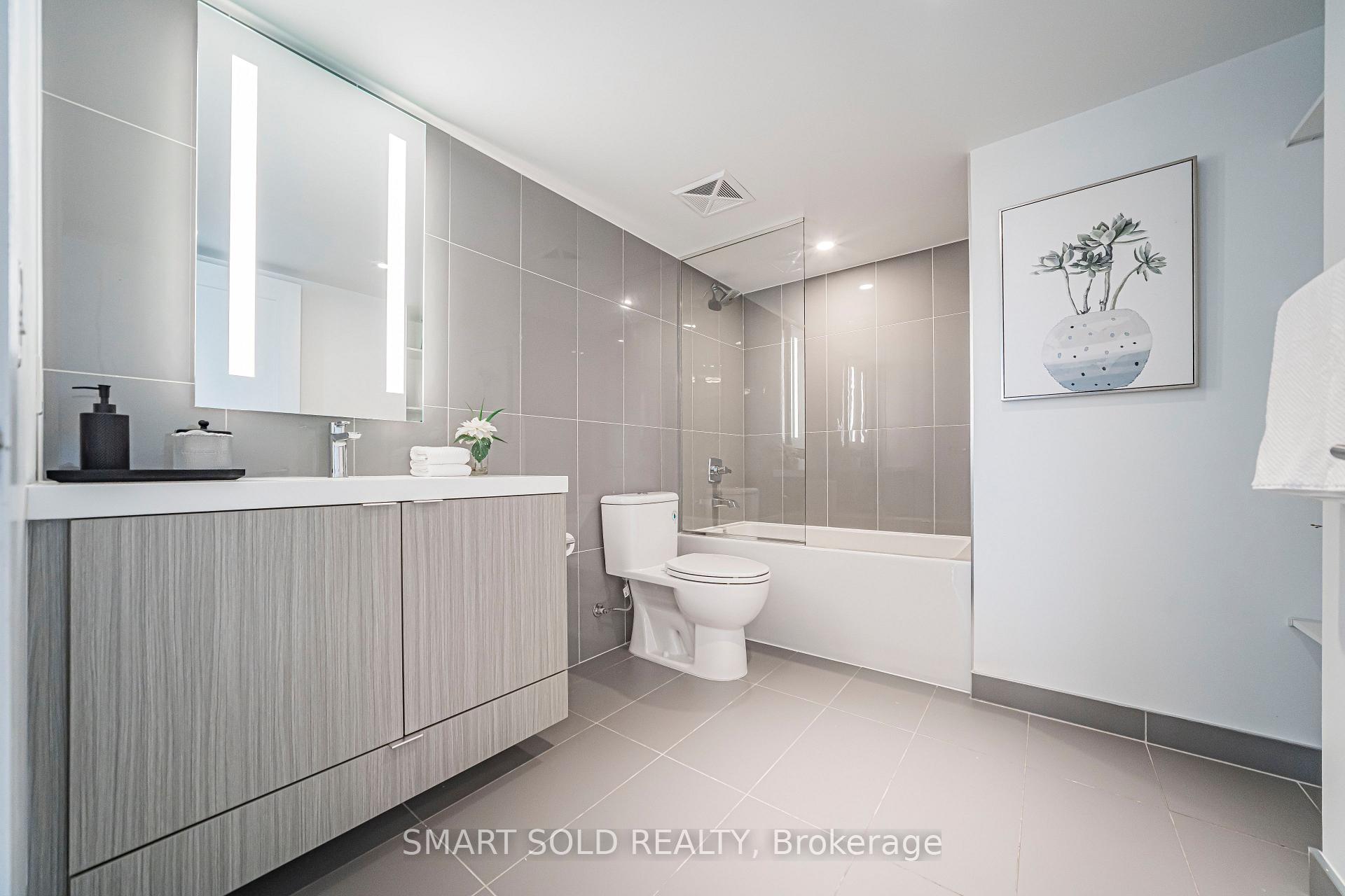 Photo 14 of Unit 2017, 585 Bloor Street E, Toronto, North St. James Town — HOMEH