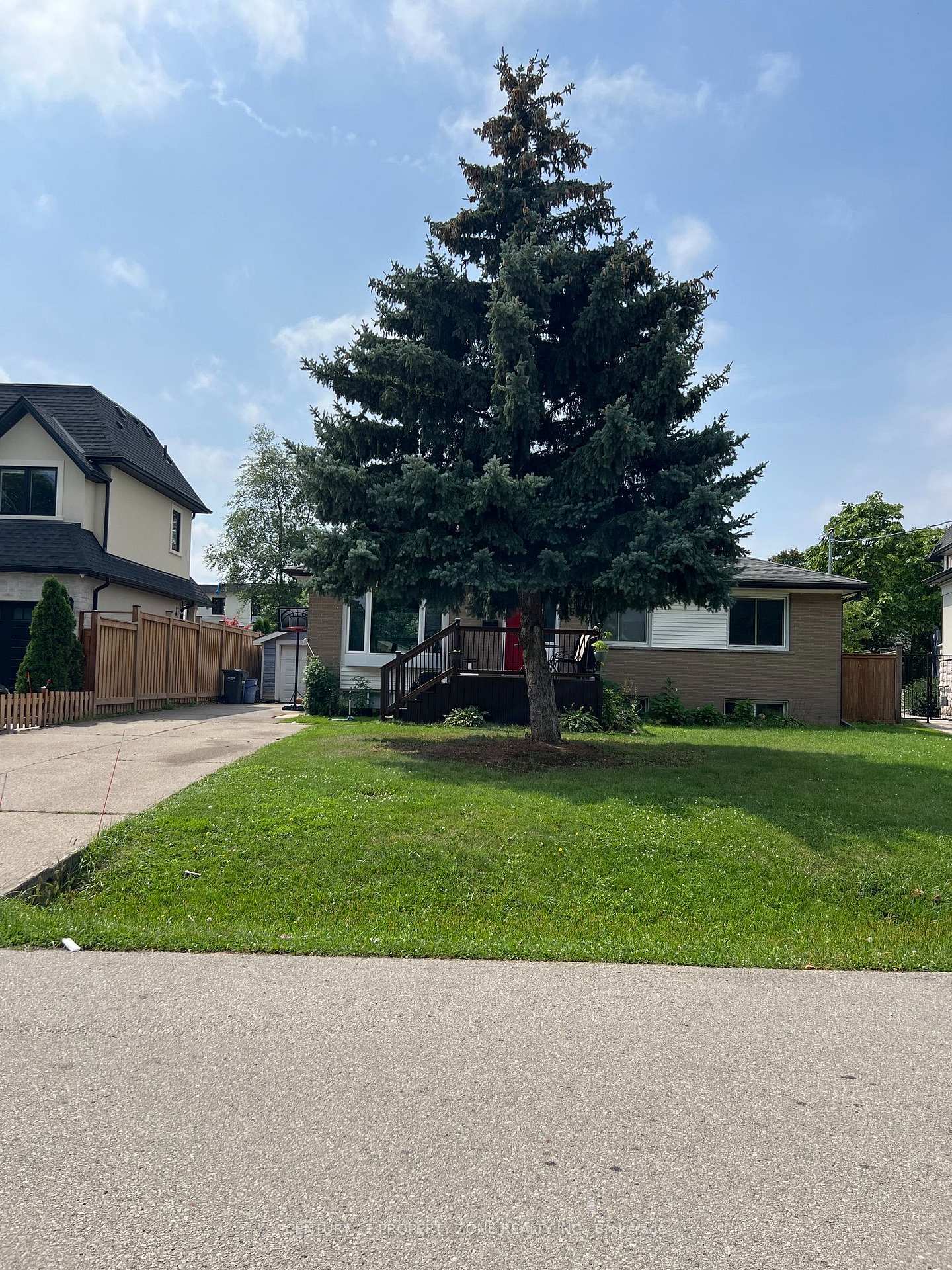 Photo 2 of 556 Sherin Drive, Oakville, West — HOMEH