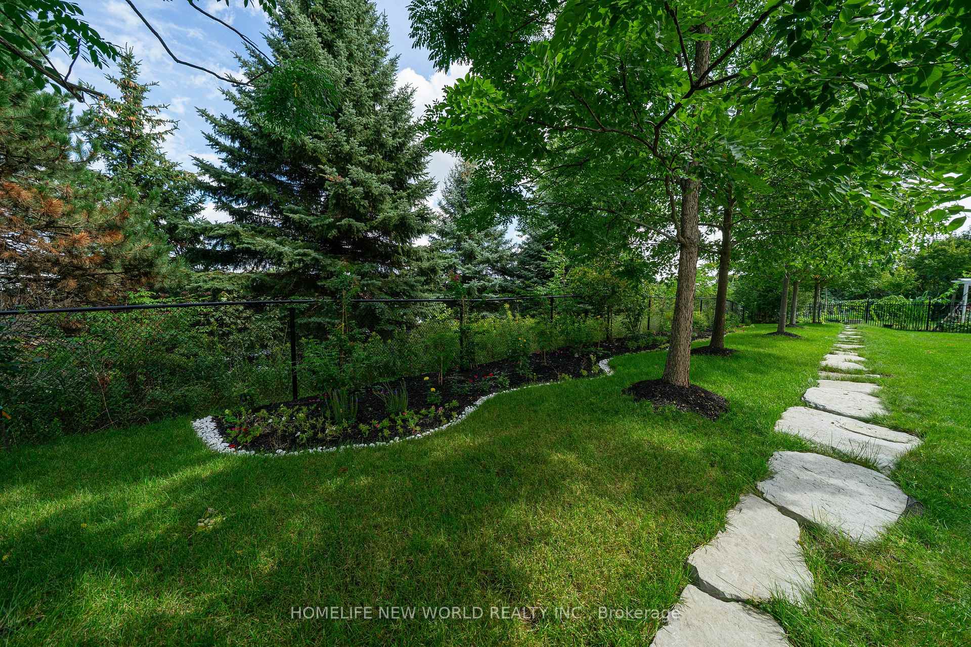 Photo 65 of 20 Gracedale Drive, Richmond Hill, Westbrook — HOMEH