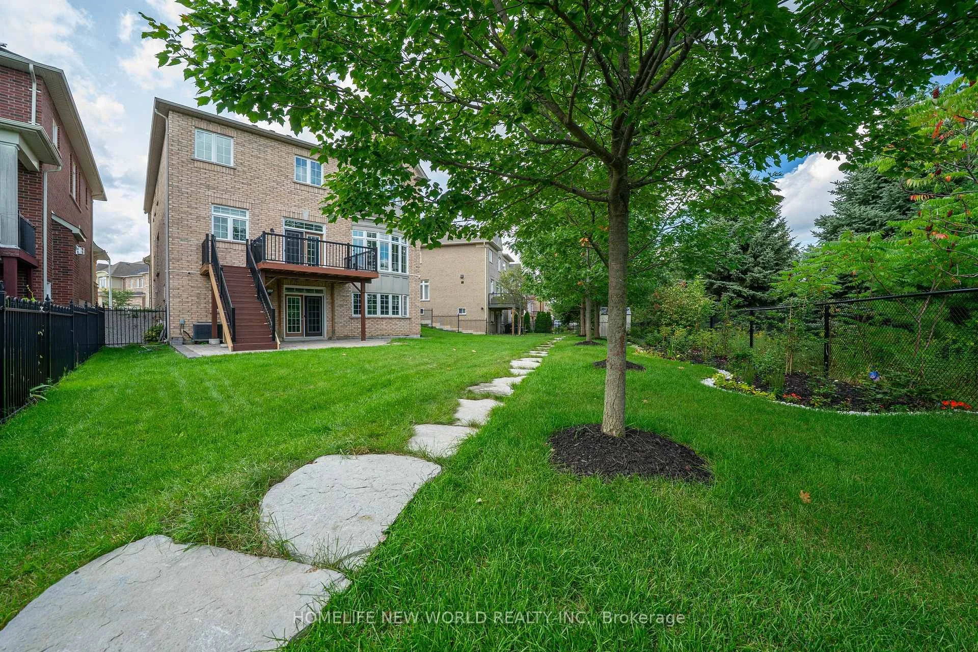 Photo 24 of 20 Gracedale Drive, Richmond Hill, Westbrook — HOMEH