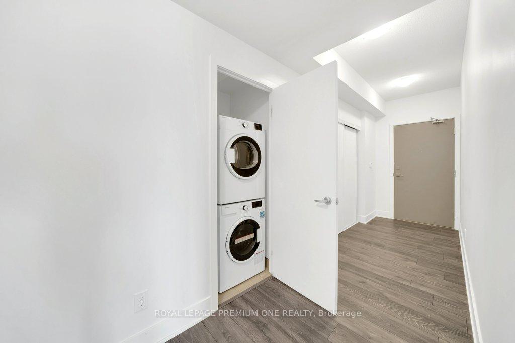 Photo 5 of Unit 2003, 188 Fairview Mall Drive, North York, Don Valley Village — HOMEH