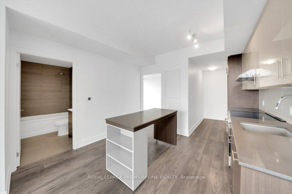 Photo 10 of Unit 2003, 188 Fairview Mall Drive, North York, Don Valley Village — HOMEH