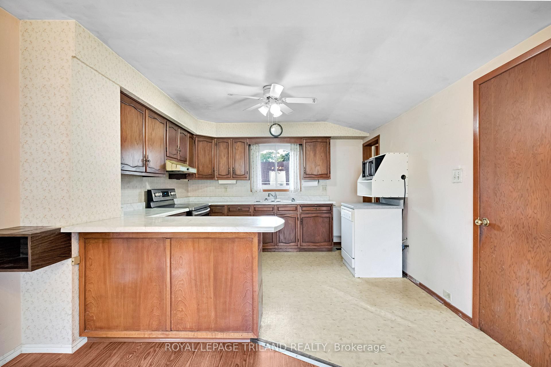Photo 11 of 15 Antrim Street, St. Thomas — HOMEH