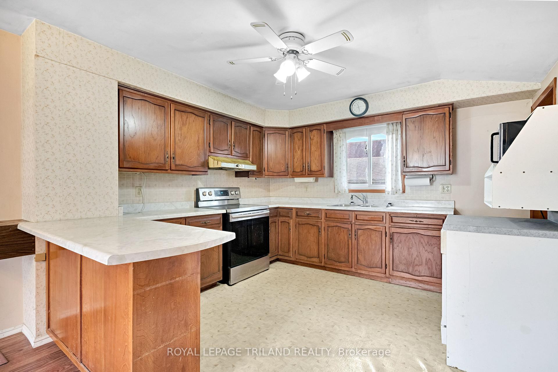 Photo 10 of 15 Antrim Street, St. Thomas — HOMEH