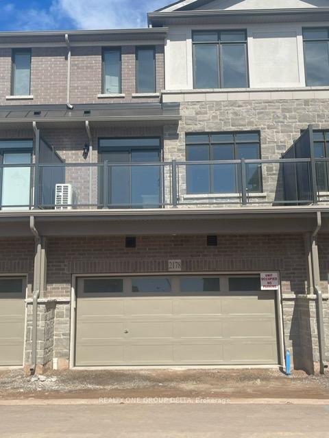 Photo 4 of 2178 Postmaster Drive, Oakville, Westmount — HOMEH