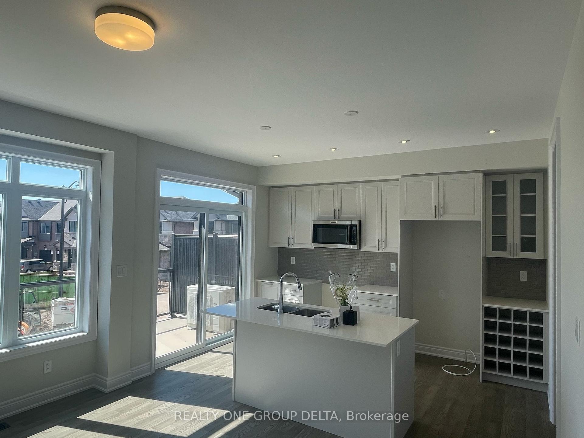 Photo 6 of 2178 Postmaster Drive, Oakville, Westmount — HOMEH
