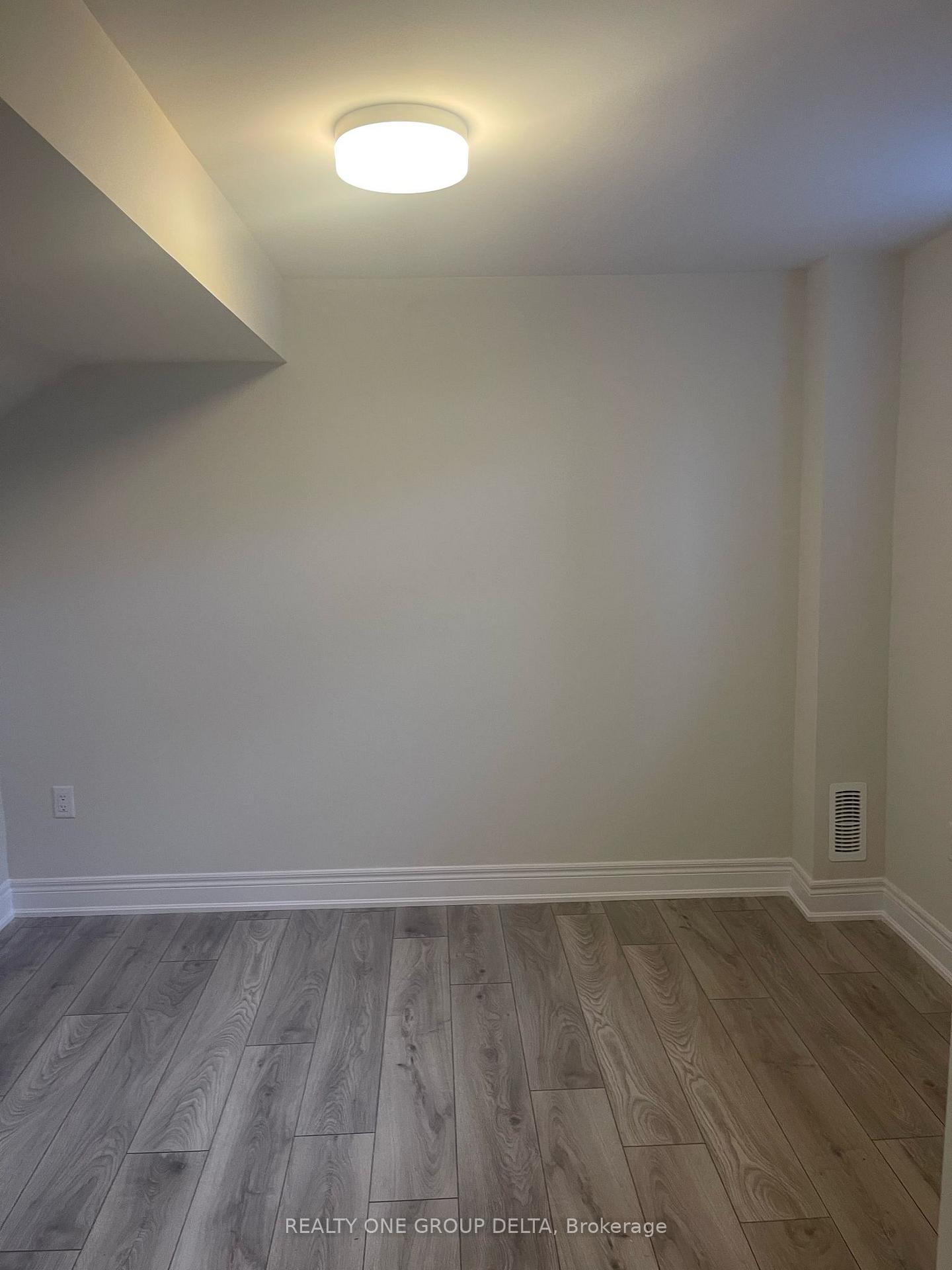 Photo 9 of 2178 Postmaster Drive, Oakville, Westmount — HOMEH