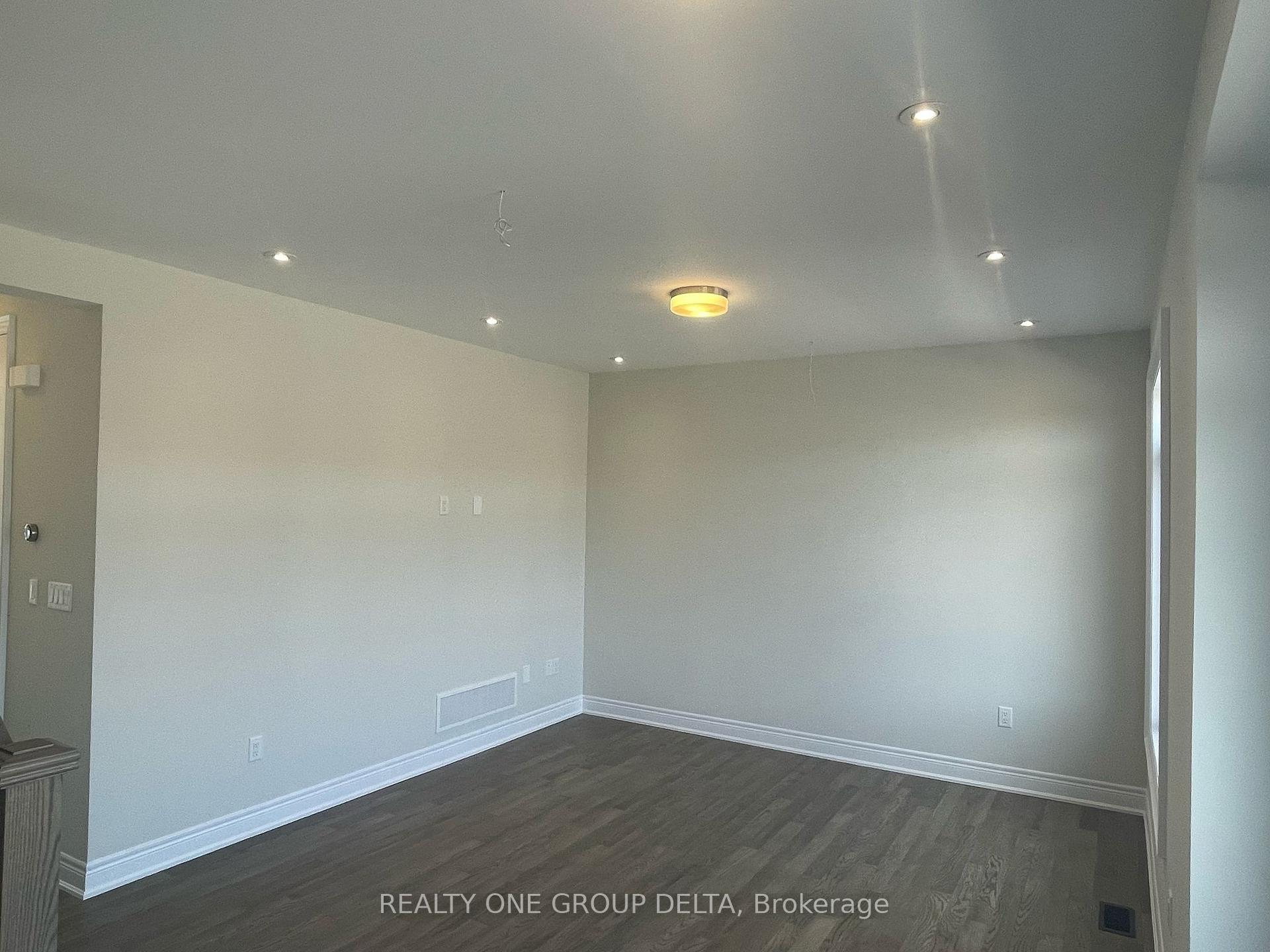 Photo 11 of 2178 Postmaster Drive, Oakville, Westmount — HOMEH