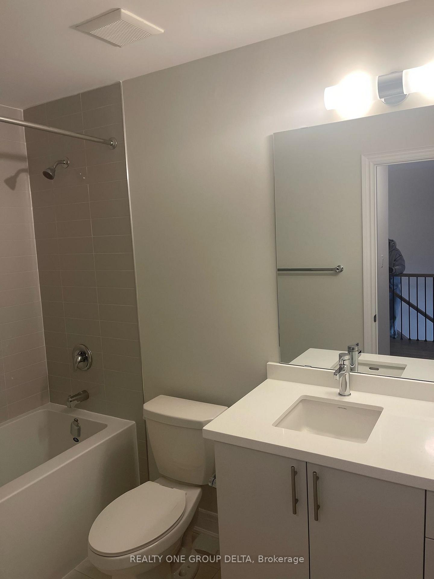 Photo 14 of 2178 Postmaster Drive, Oakville, Westmount — HOMEH