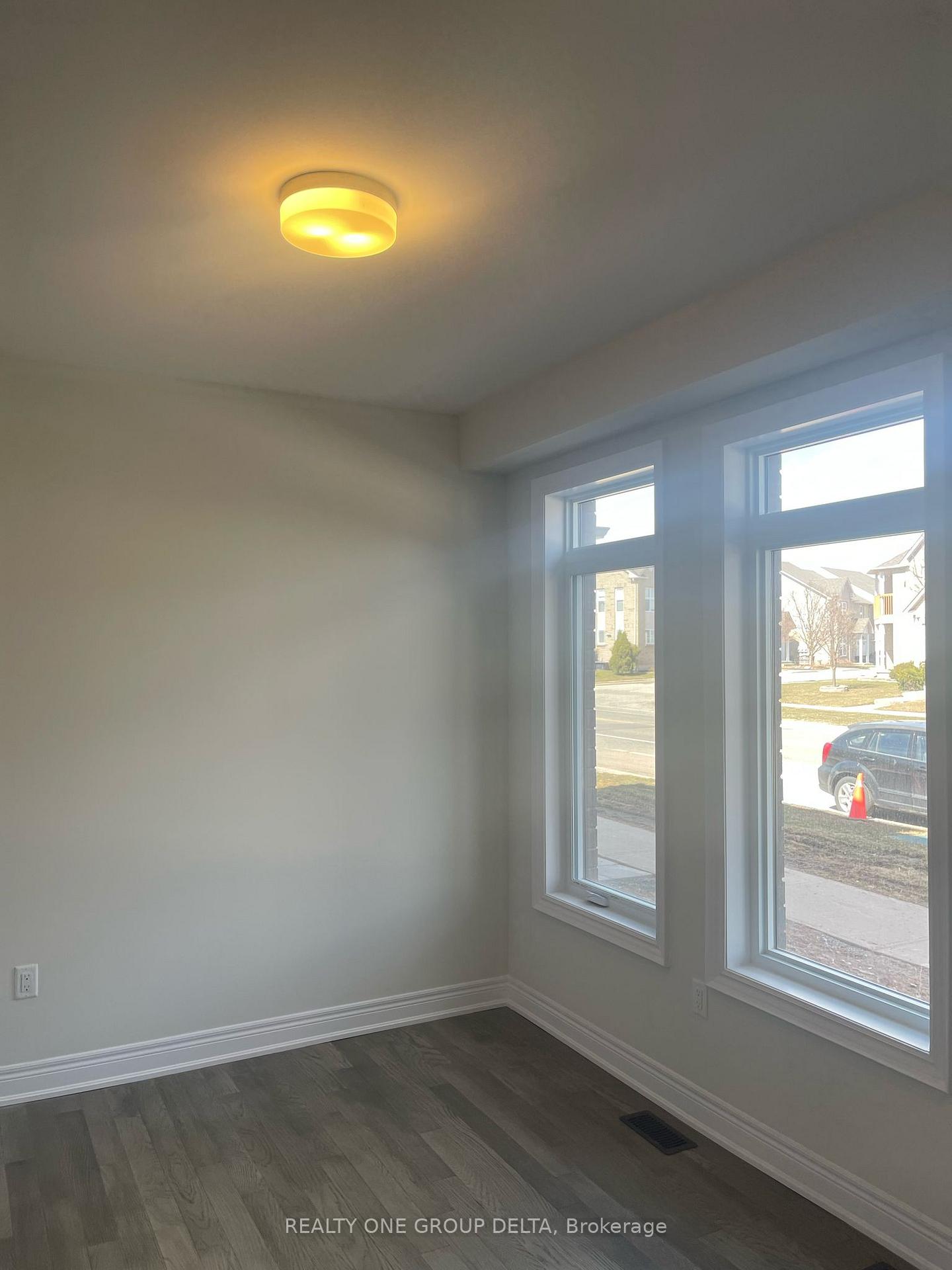 Photo 15 of 2178 Postmaster Drive, Oakville, Westmount — HOMEH