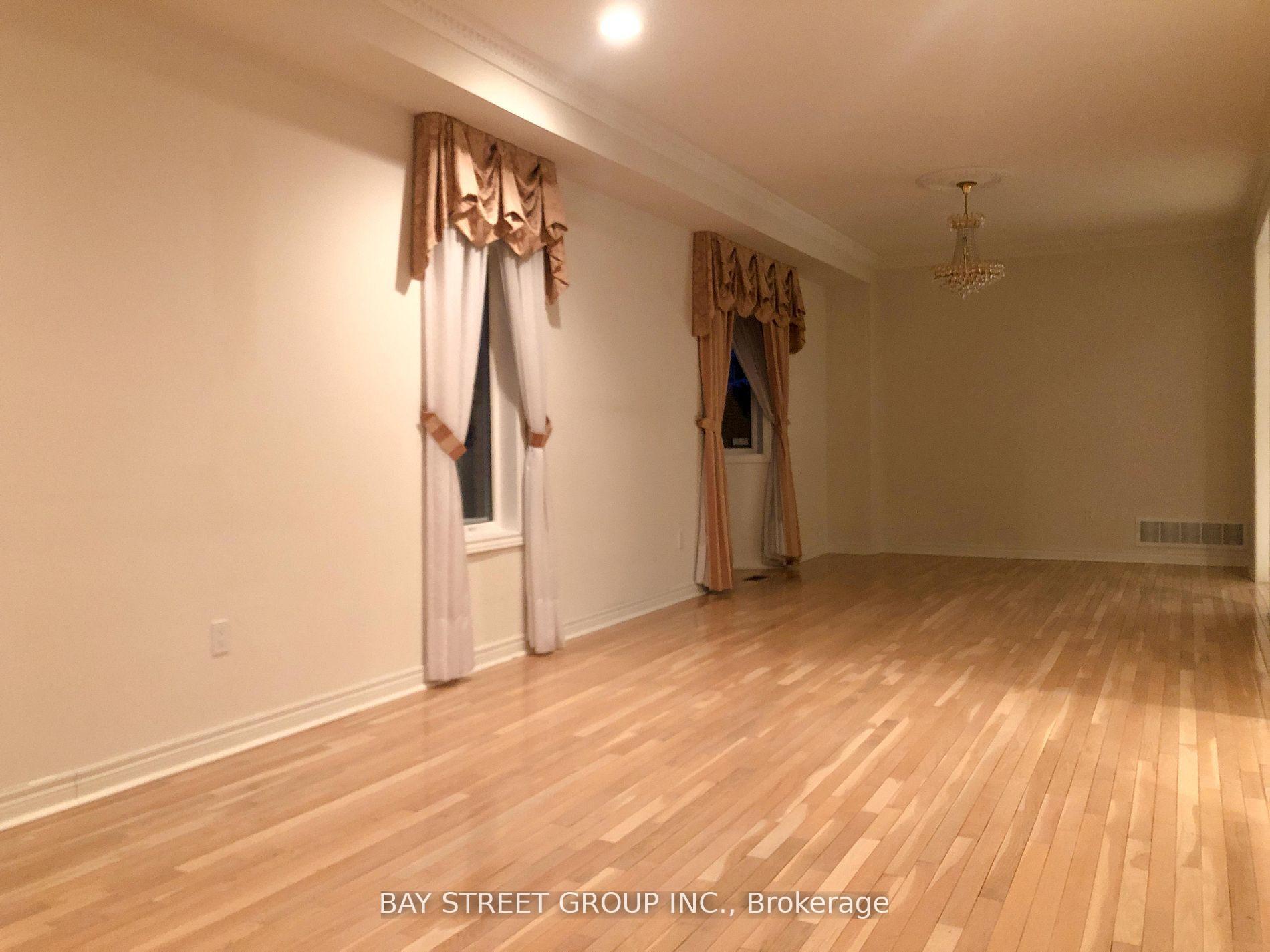Photo 6 of 13 Pembrooke Road, Markham, Cachet — HOMEH