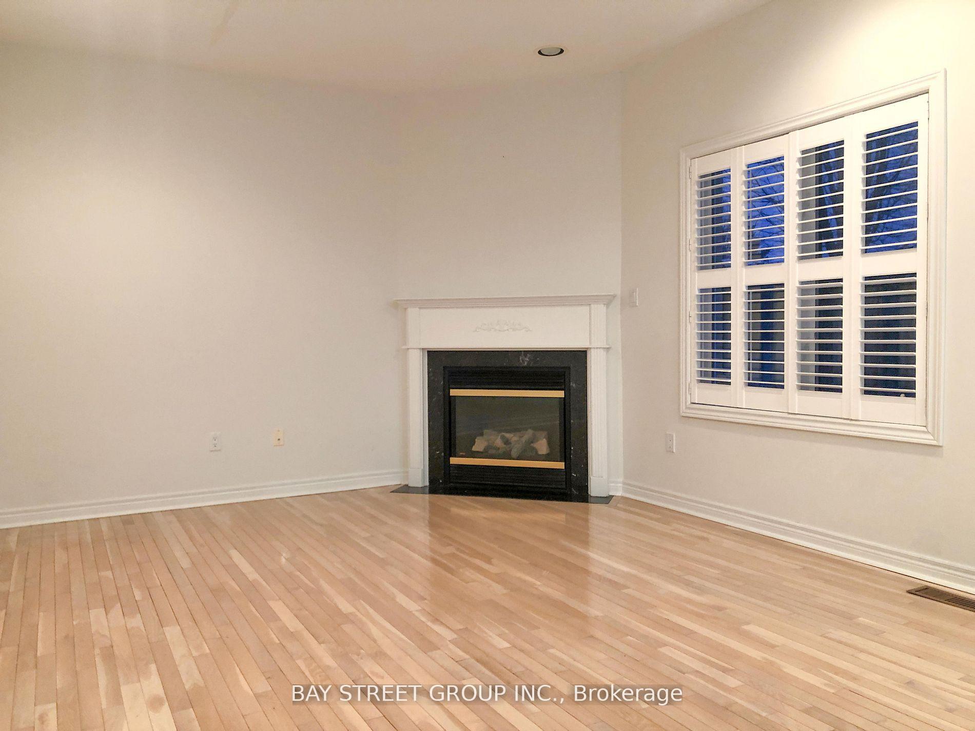 Photo 8 of 13 Pembrooke Road, Markham, Cachet — HOMEH