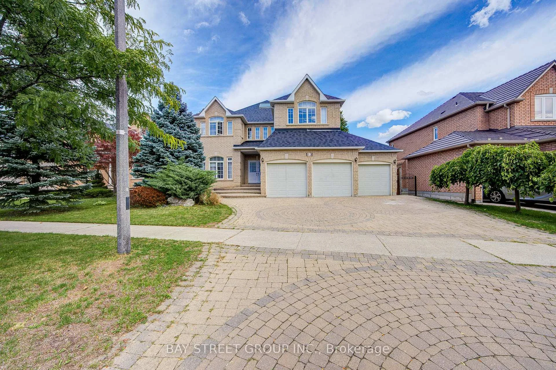 Photo 3 of 13 Pembrooke Road, Markham, Cachet — HOMEH