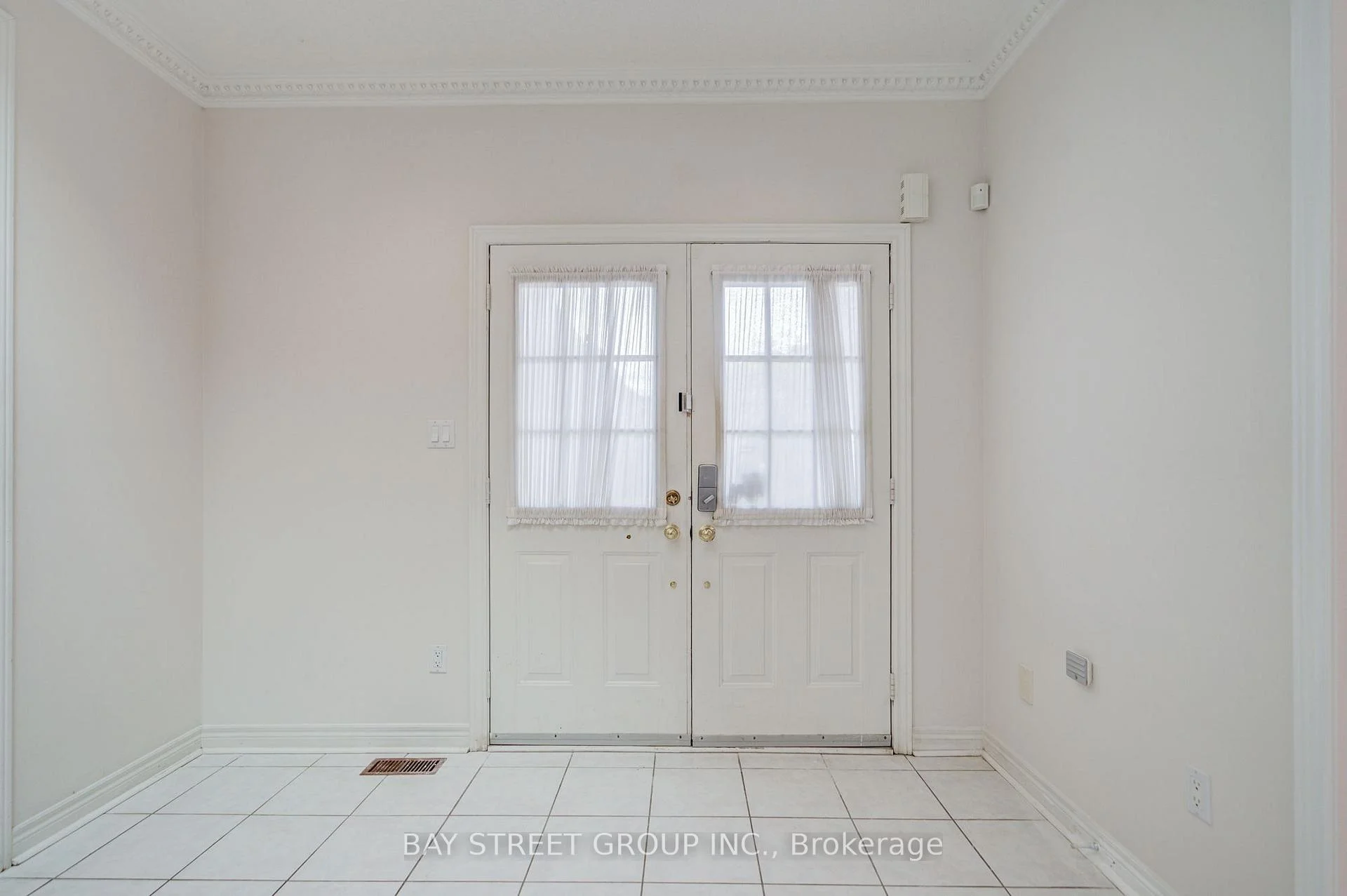 Photo 9 of 13 Pembrooke Road, Markham, Cachet — HOMEH