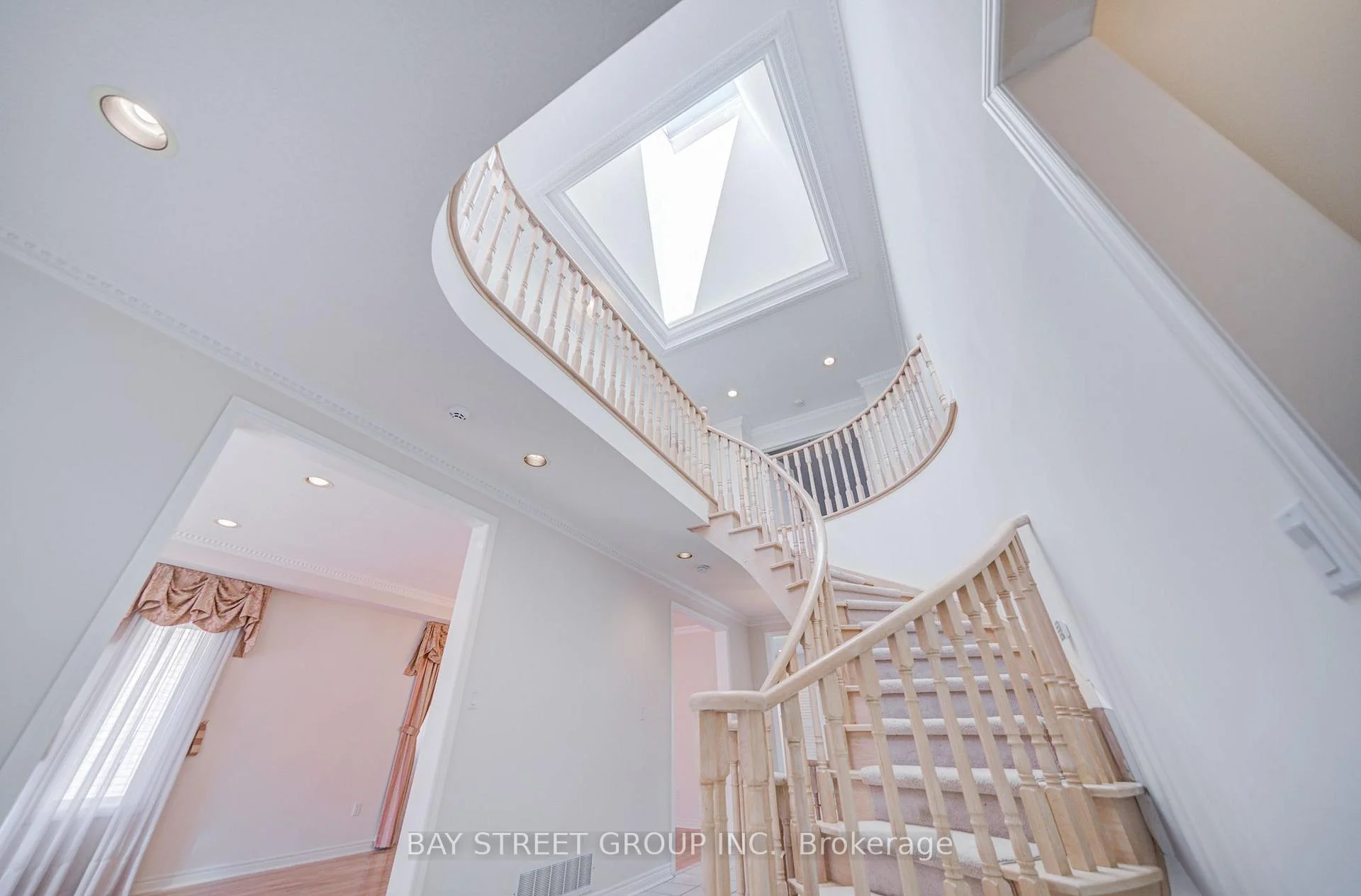 Photo 13 of 13 Pembrooke Road, Markham, Cachet — HOMEH
