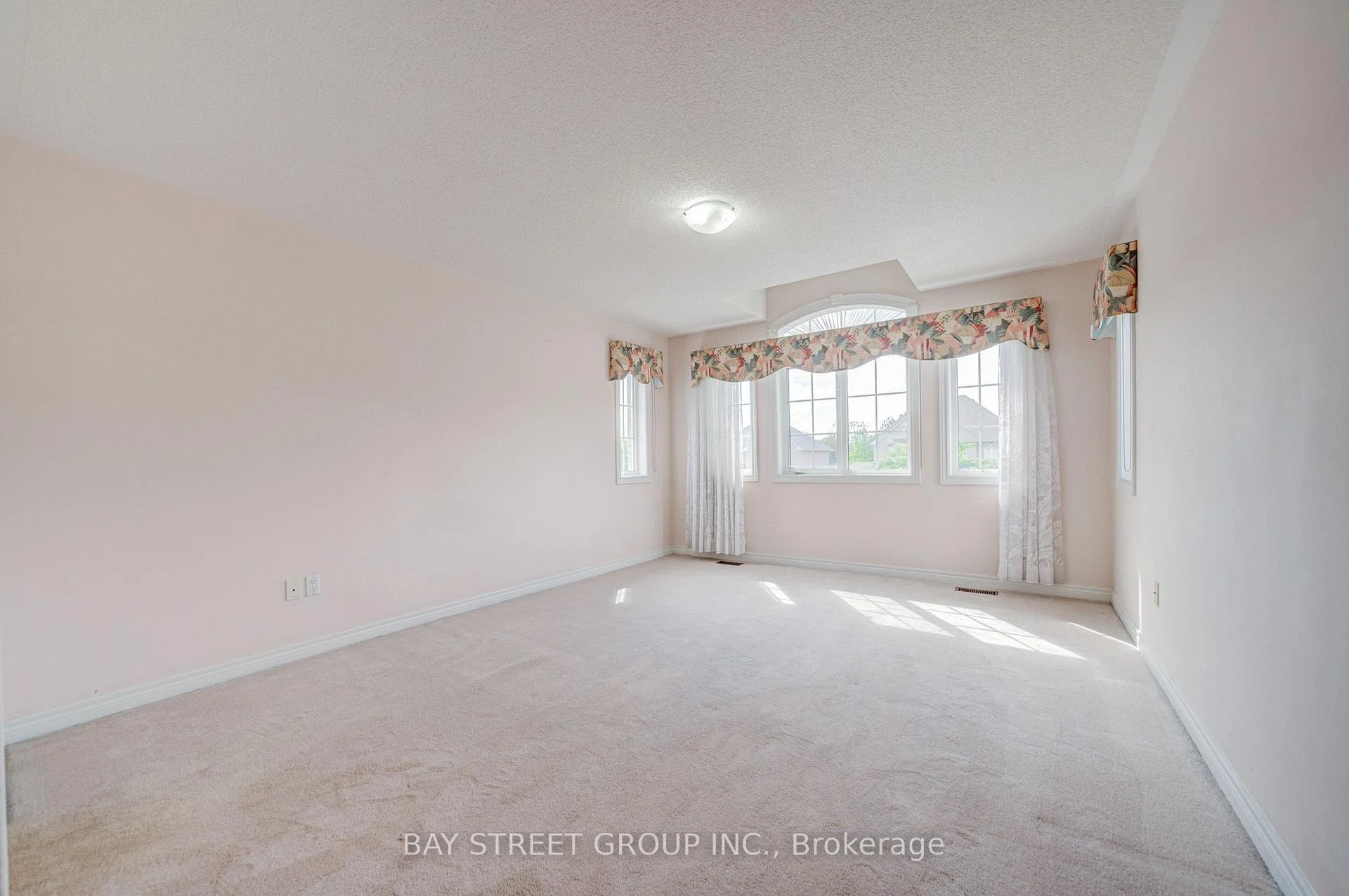 Photo 61 of 13 Pembrooke Road, Markham, Cachet — HOMEH