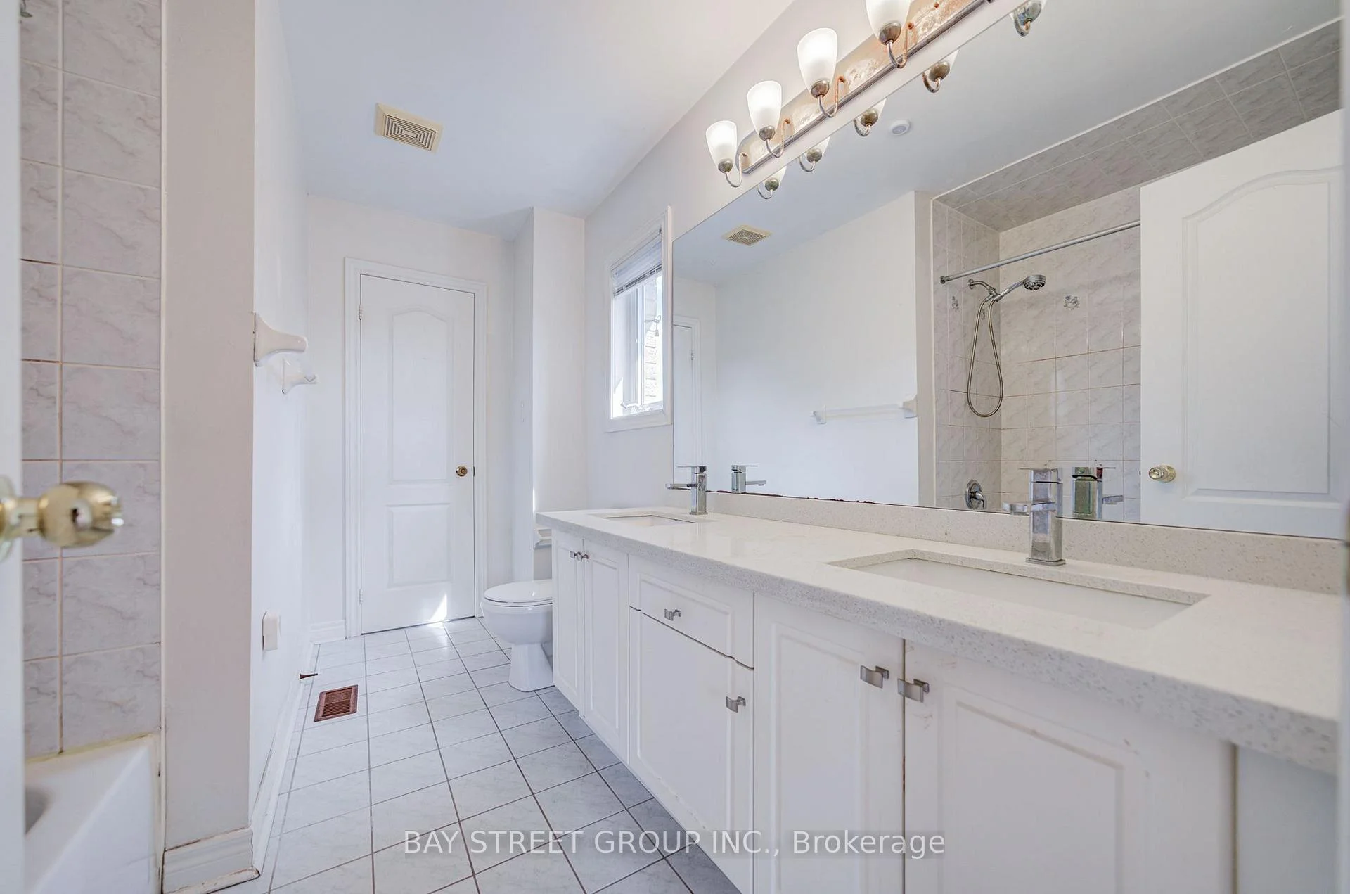 Photo 62 of 13 Pembrooke Road, Markham, Cachet — HOMEH