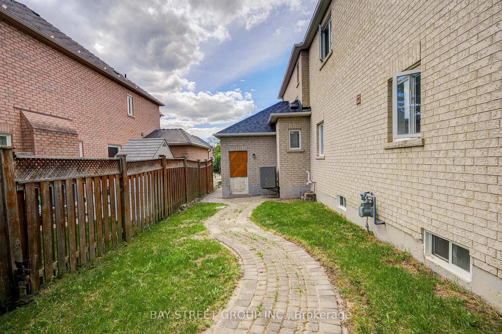 Photo 75 of 13 Pembrooke Road, Markham, Cachet — HOMEH