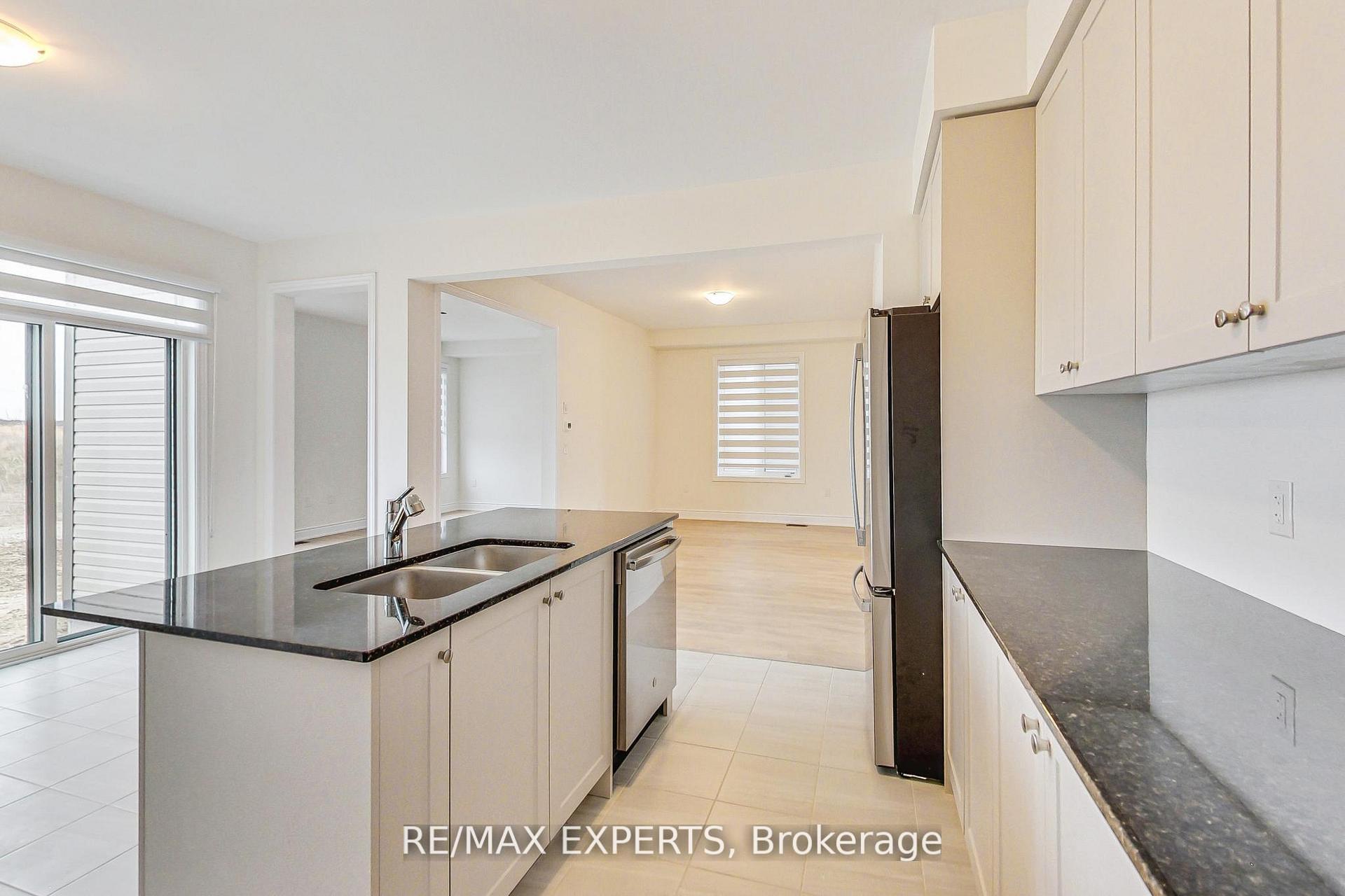 Photo 8 of 11 Union Boulevard, Wasaga Beach — HOMEH