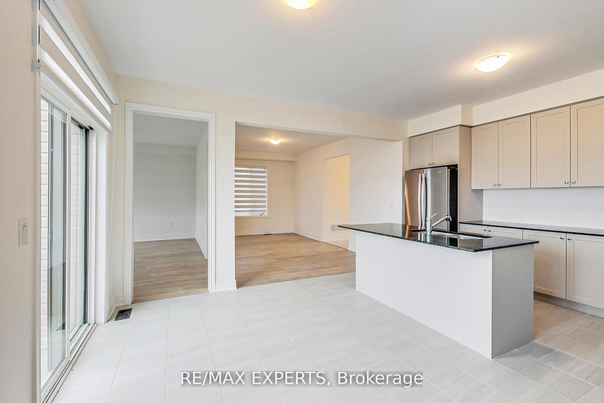 Photo 9 of 11 Union Boulevard, Wasaga Beach — HOMEH