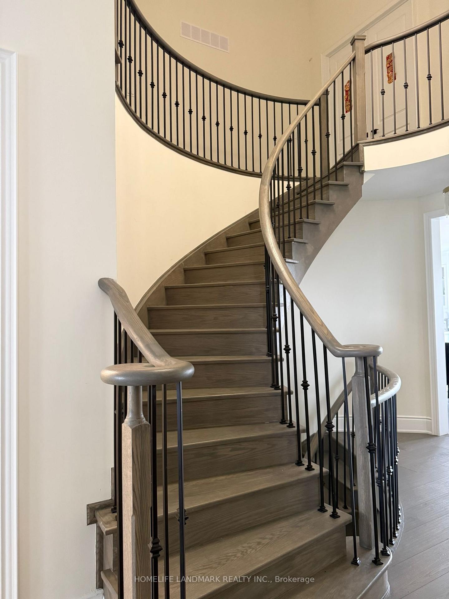 Photo 5 of 187 Stormont (Room ) Trail, Vaughan, Vellore Village — HOMEH