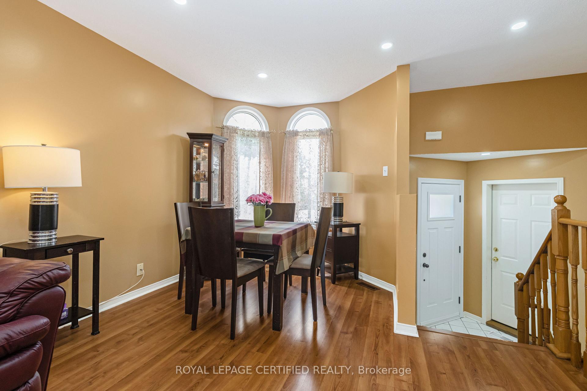 Photo 6 of 45 Springview Drive, Brampton, Brampton West — HOMEH