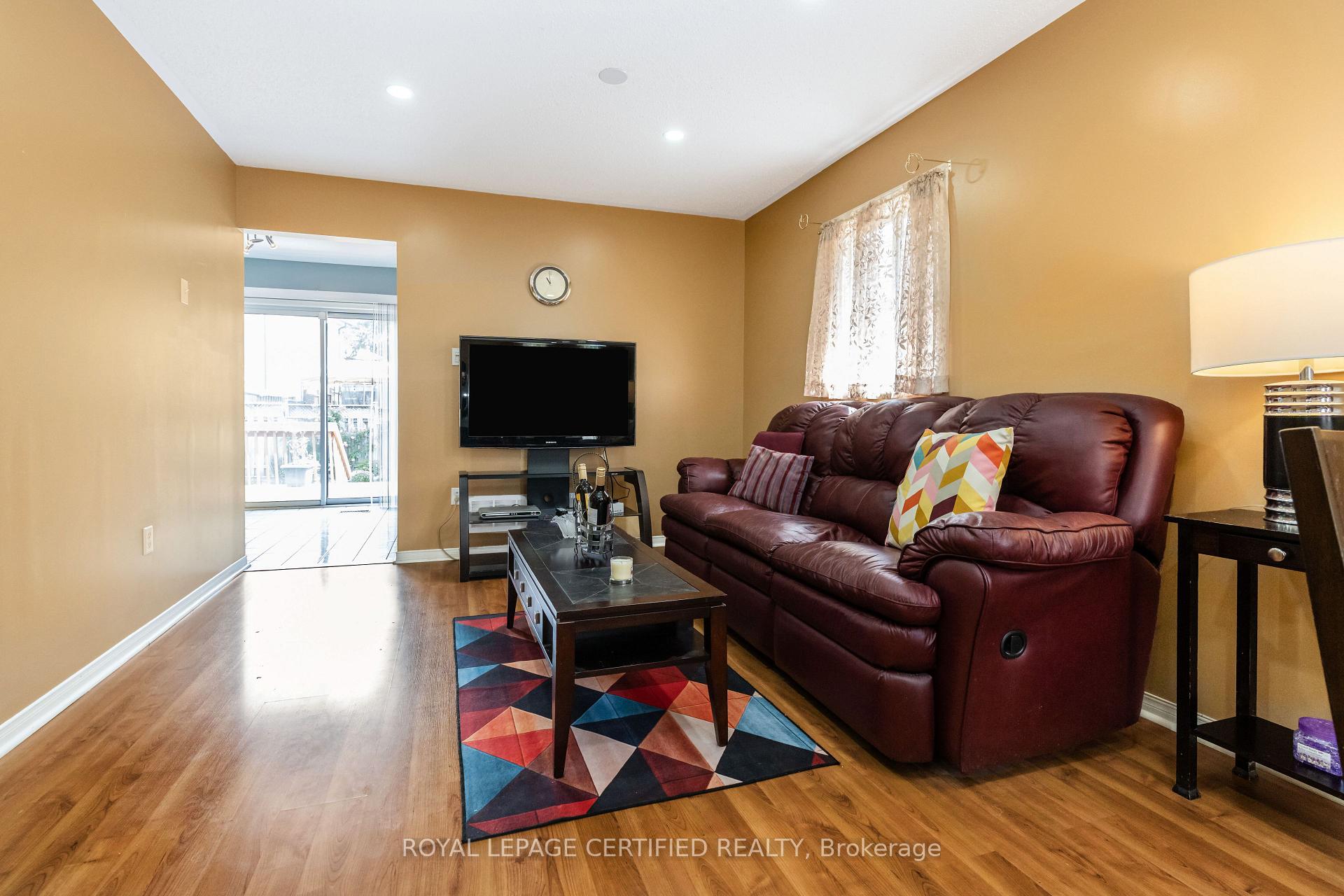 Photo 7 of 45 Springview Drive, Brampton, Brampton West — HOMEH