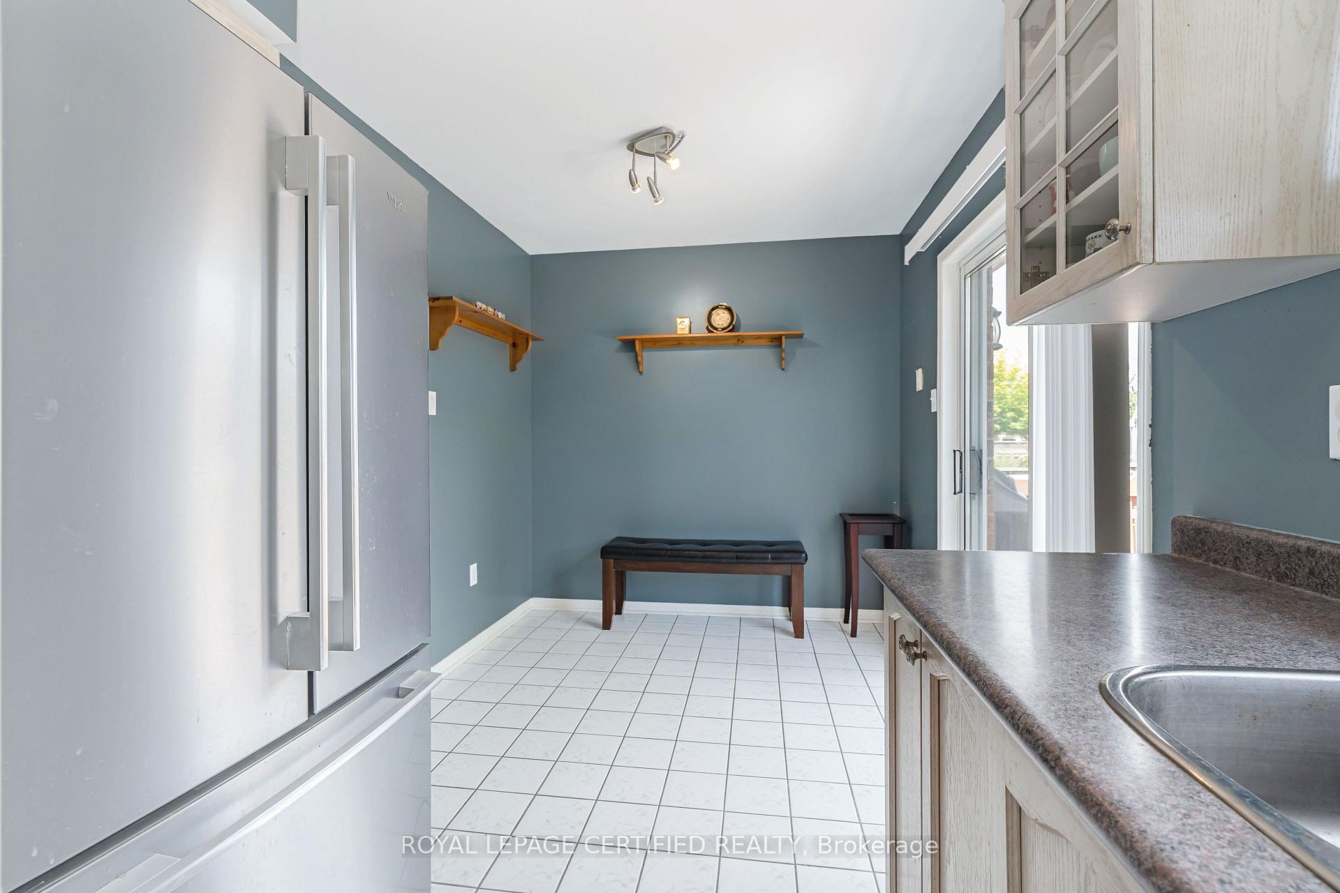 Photo 10 of 45 Springview Drive, Brampton, Brampton West — HOMEH