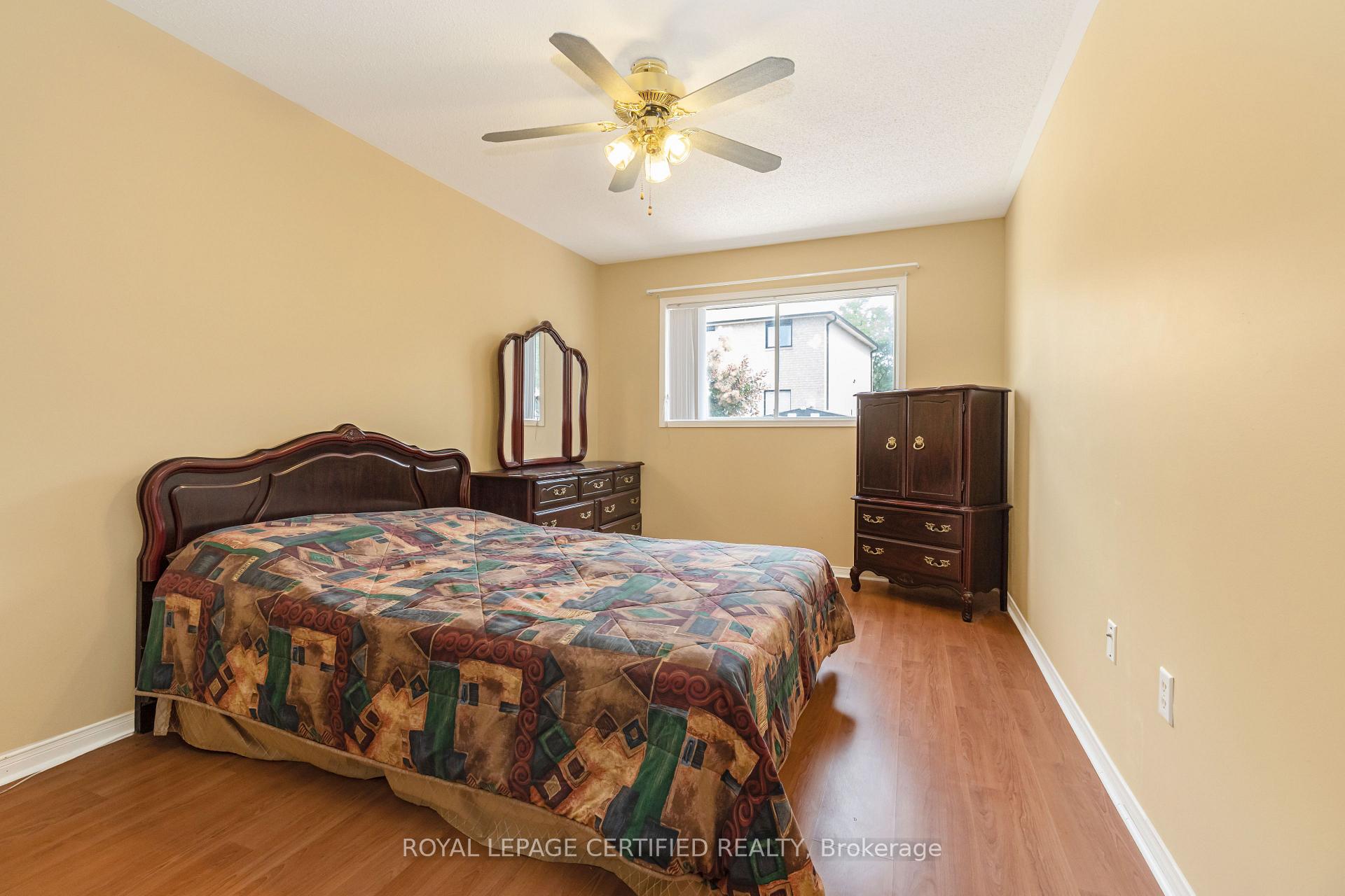 Photo 11 of 45 Springview Drive, Brampton, Brampton West — HOMEH