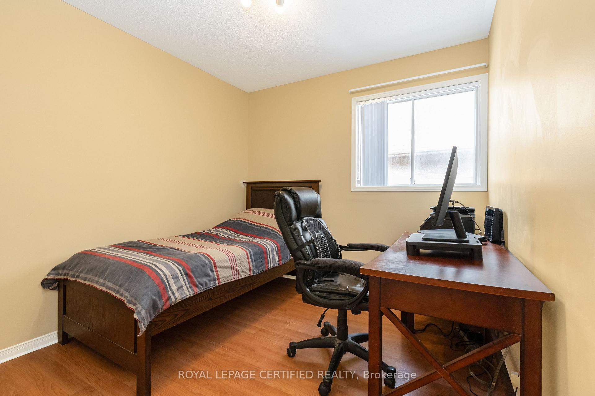 Photo 13 of 45 Springview Drive, Brampton, Brampton West — HOMEH