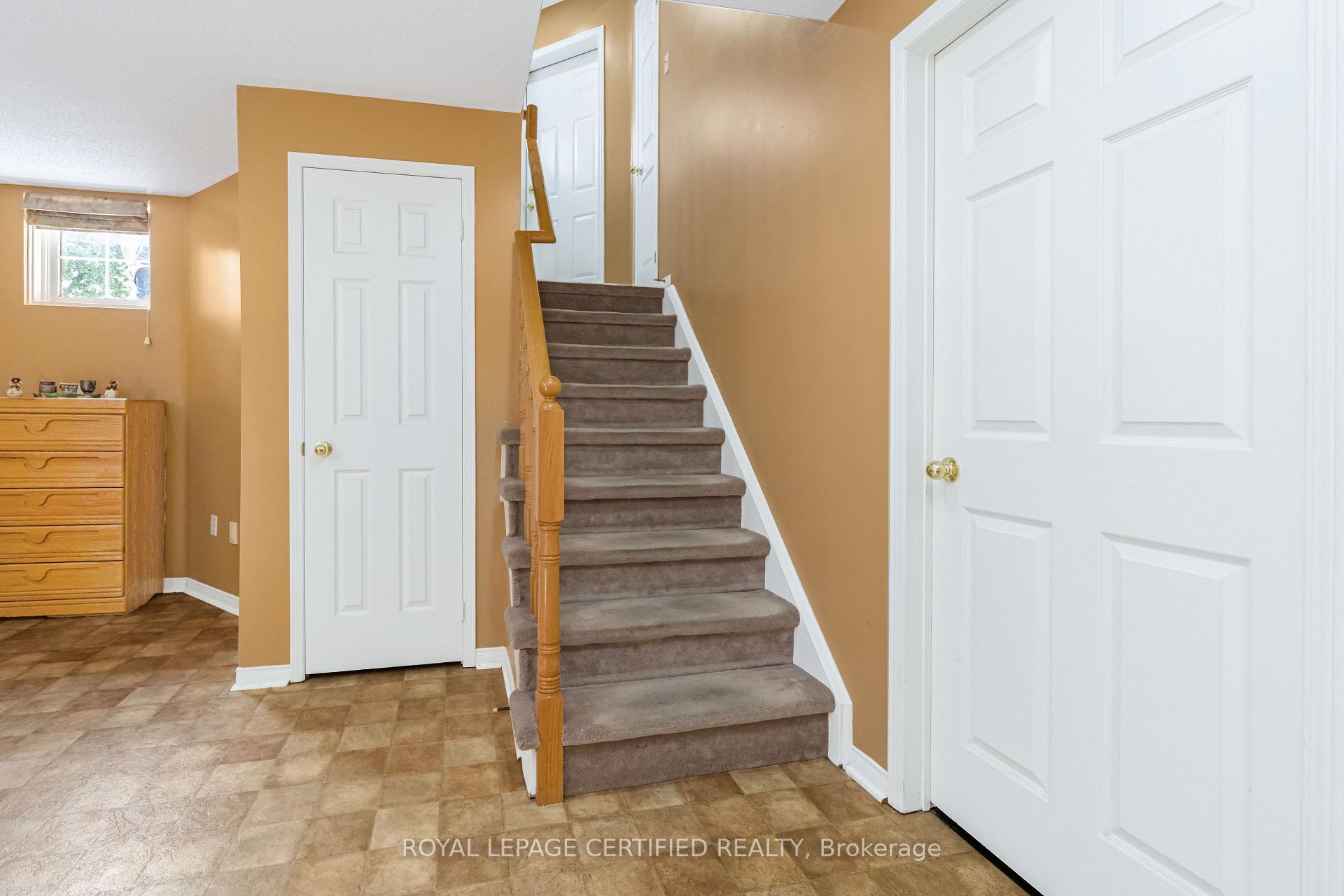 Photo 15 of 45 Springview Drive, Brampton, Brampton West — HOMEH