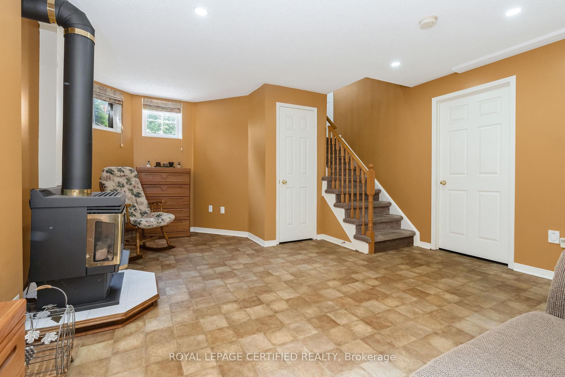 Photo 16 of 45 Springview Drive, Brampton, Brampton West — HOMEH