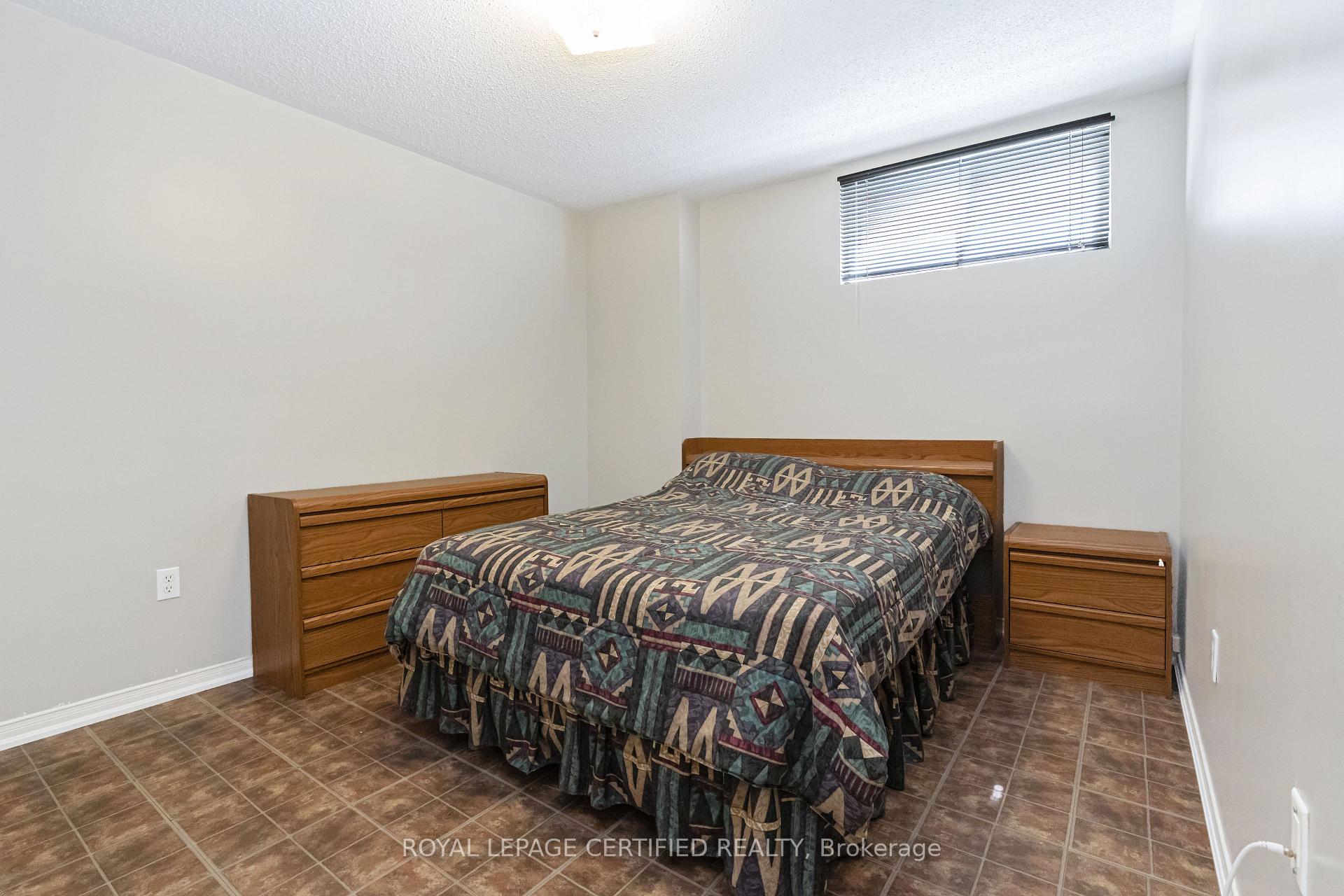 Photo 19 of 45 Springview Drive, Brampton, Brampton West — HOMEH