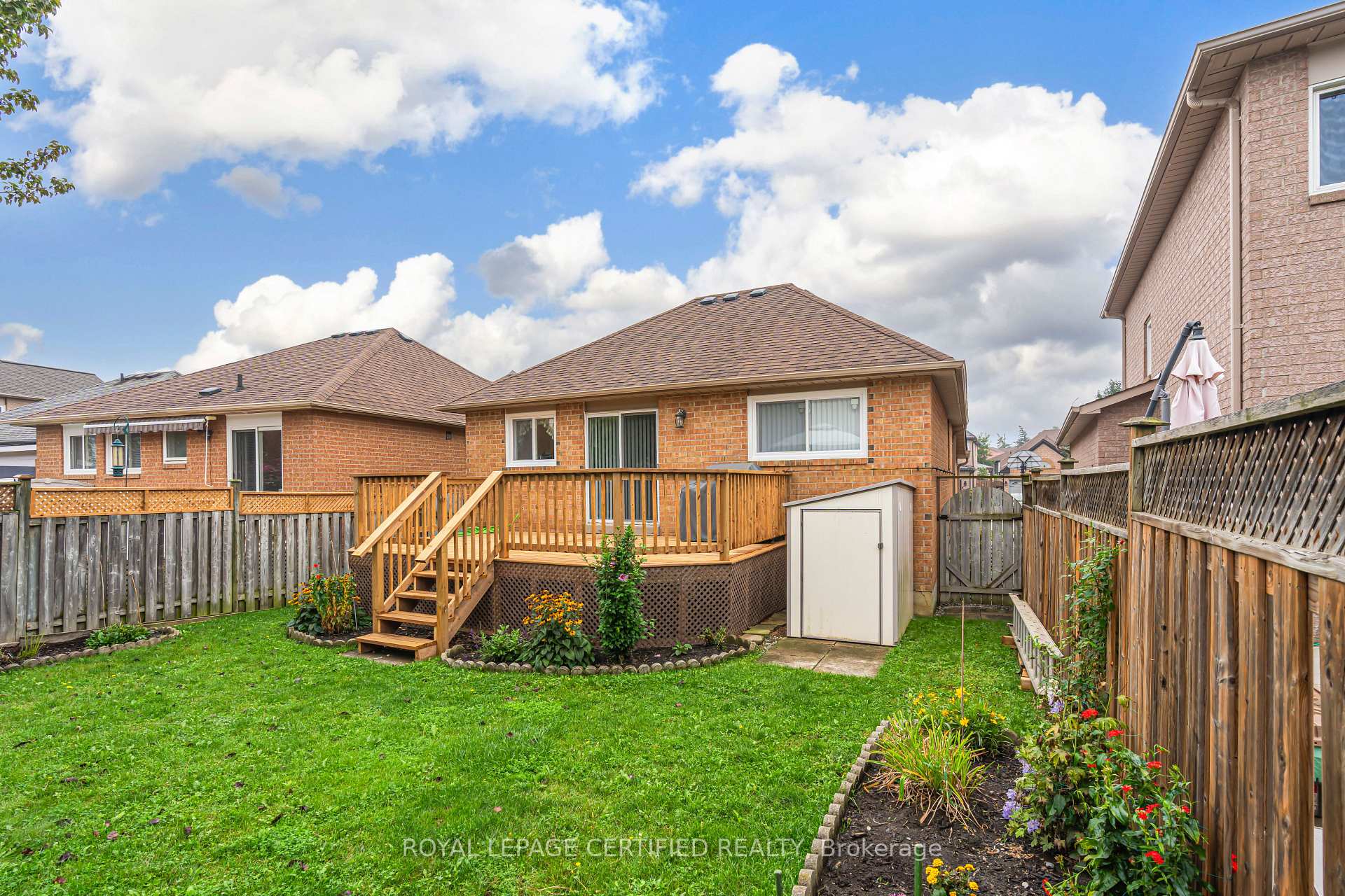 Photo 23 of 45 Springview Drive, Brampton, Brampton West — HOMEH