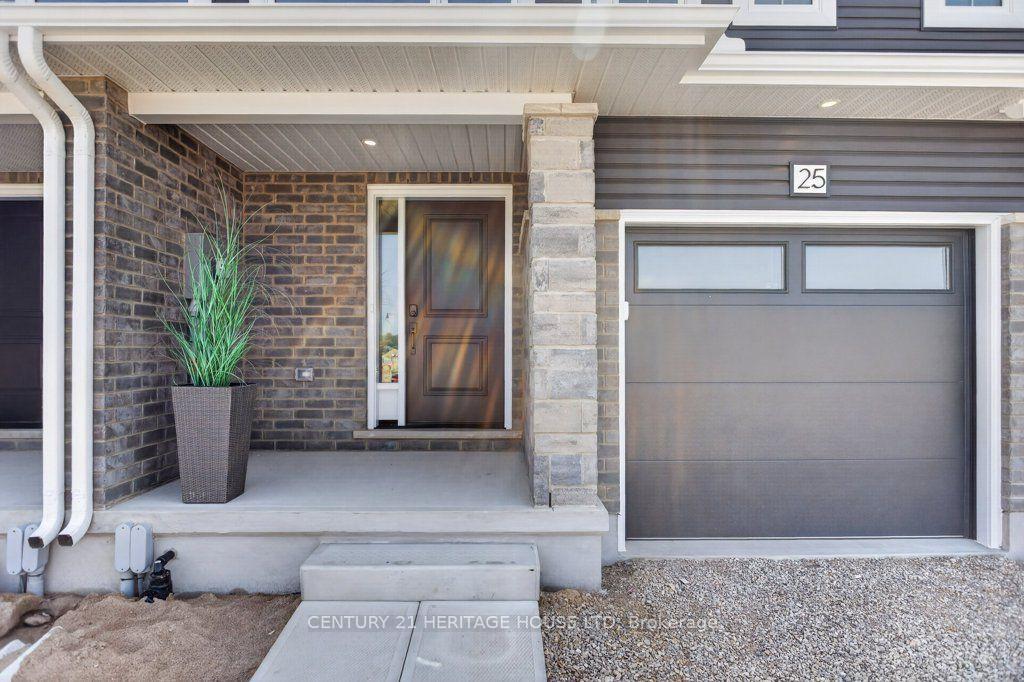 Photo 2 of 25 Kiln Lane E, St. Thomas — HOMEH