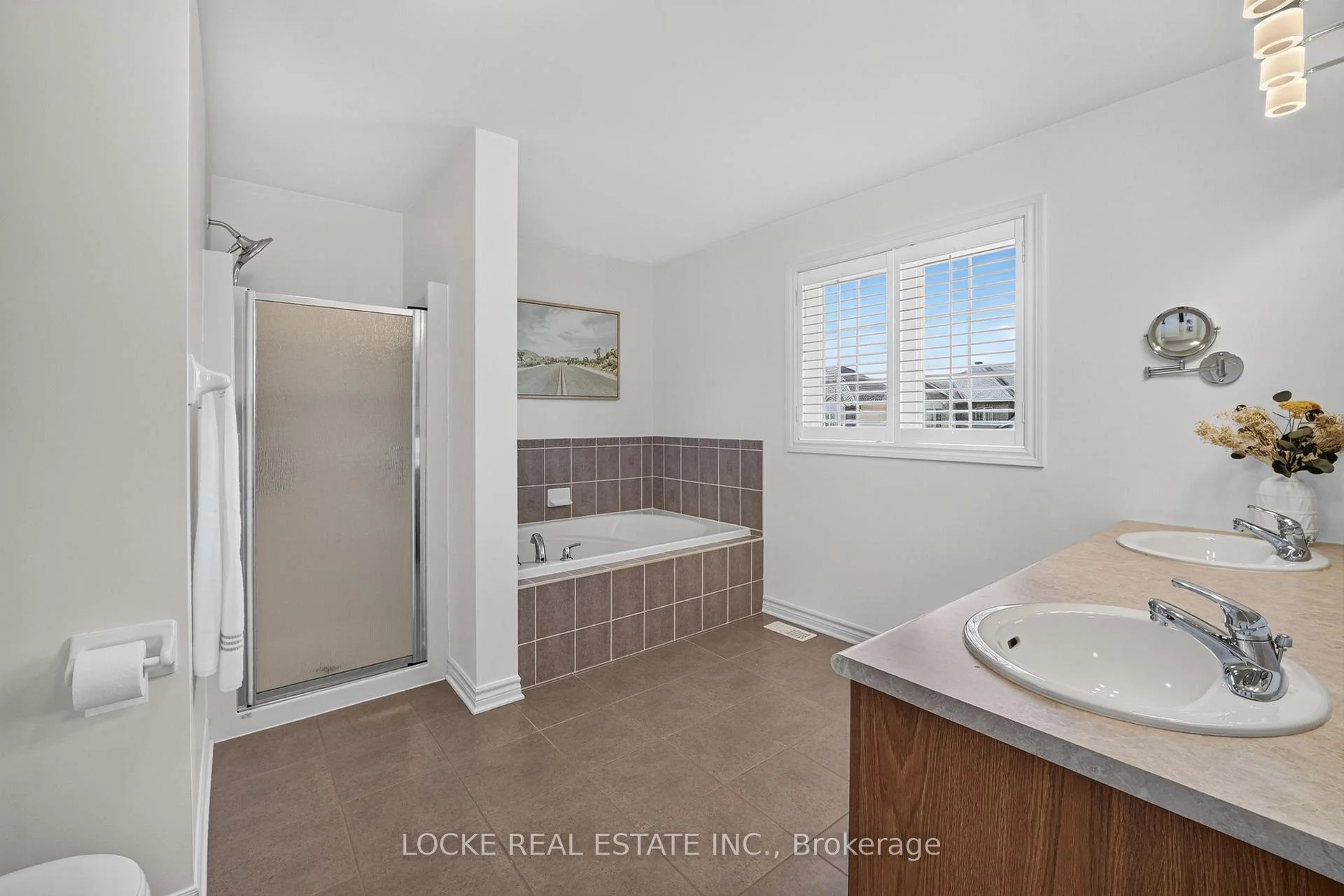 Photo 42 of 196 Felicity Crescent, Ottawa, Mer Bleue/Bradley Estates/Anderson Park — HOMEH