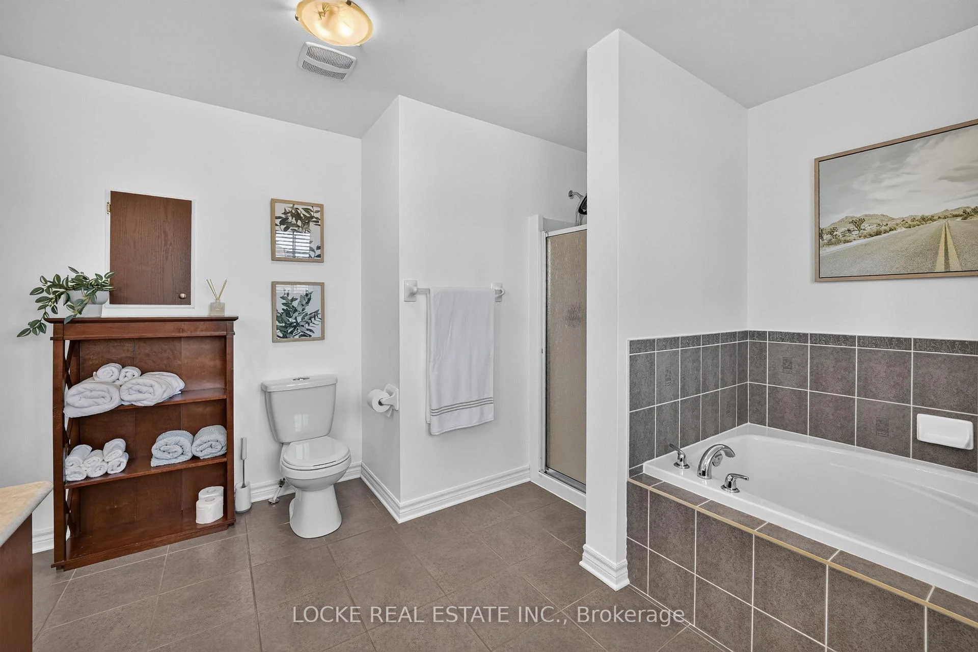 Photo 44 of 196 Felicity Crescent, Ottawa, Mer Bleue/Bradley Estates/Anderson Park — HOMEH