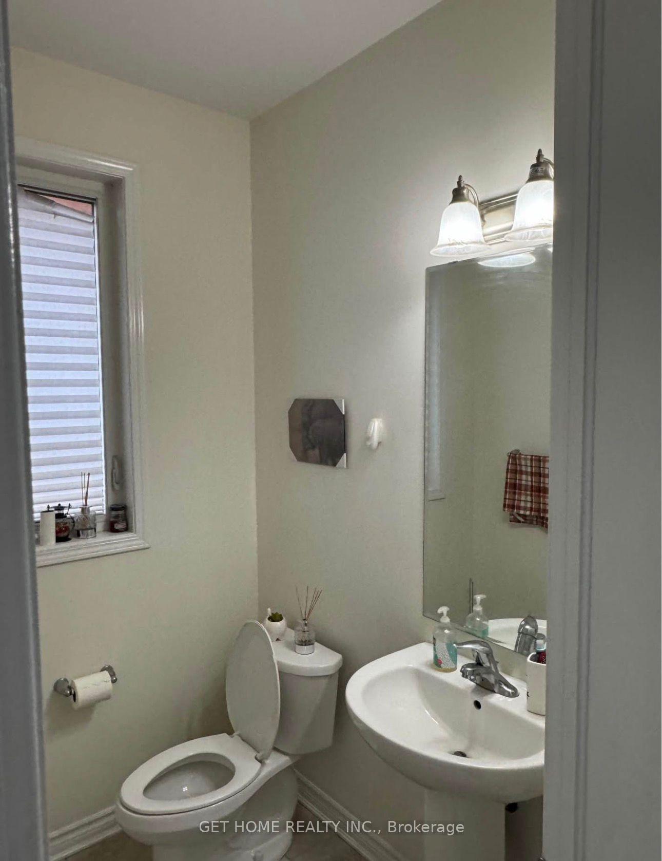 Photo 5 of 1450 Farmstead Drive, Milton, Ford — HOMEH