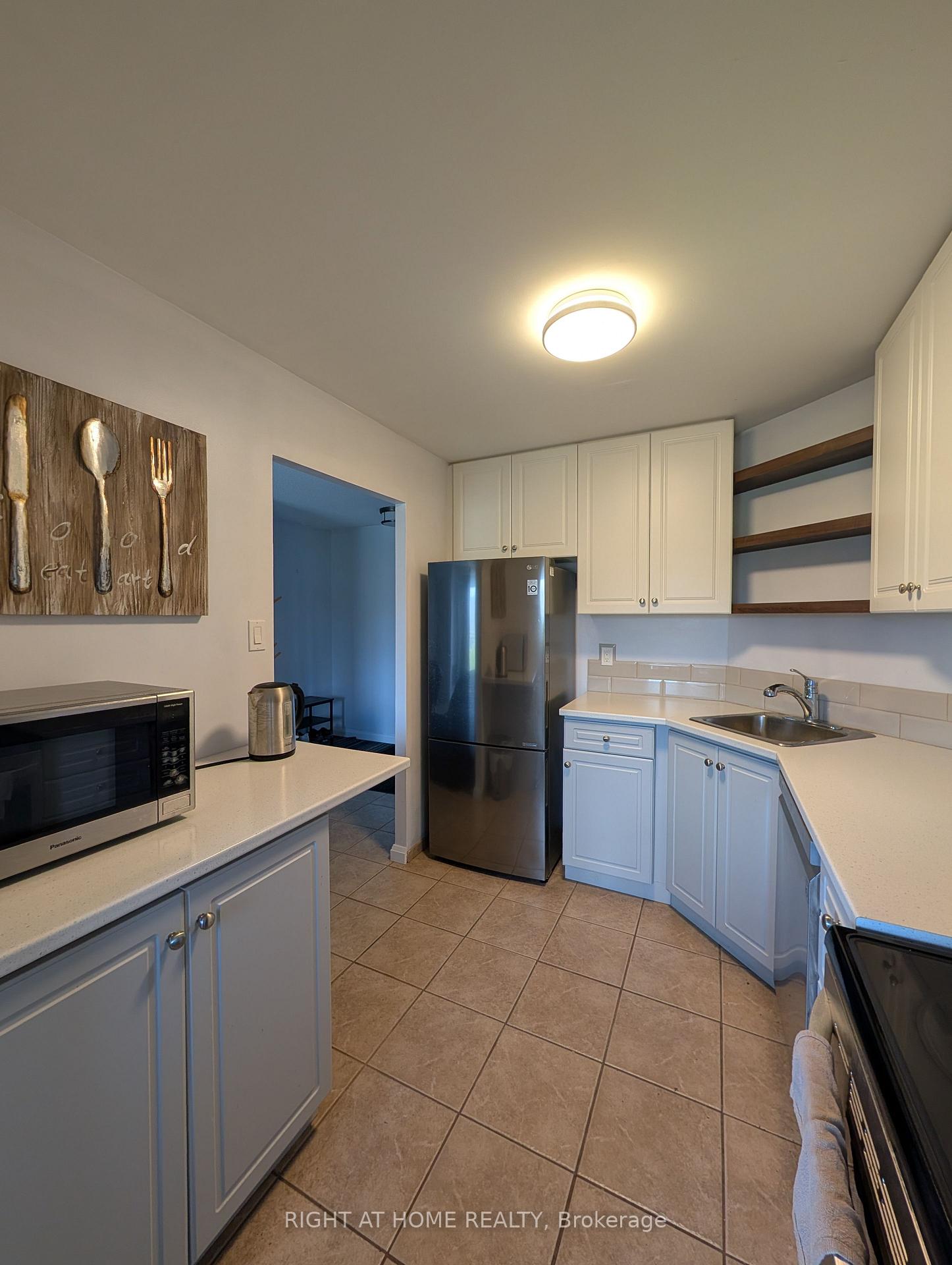 Photo 7 of Unit 408, 860 Commissioners Road E, London, South H — HOMEH