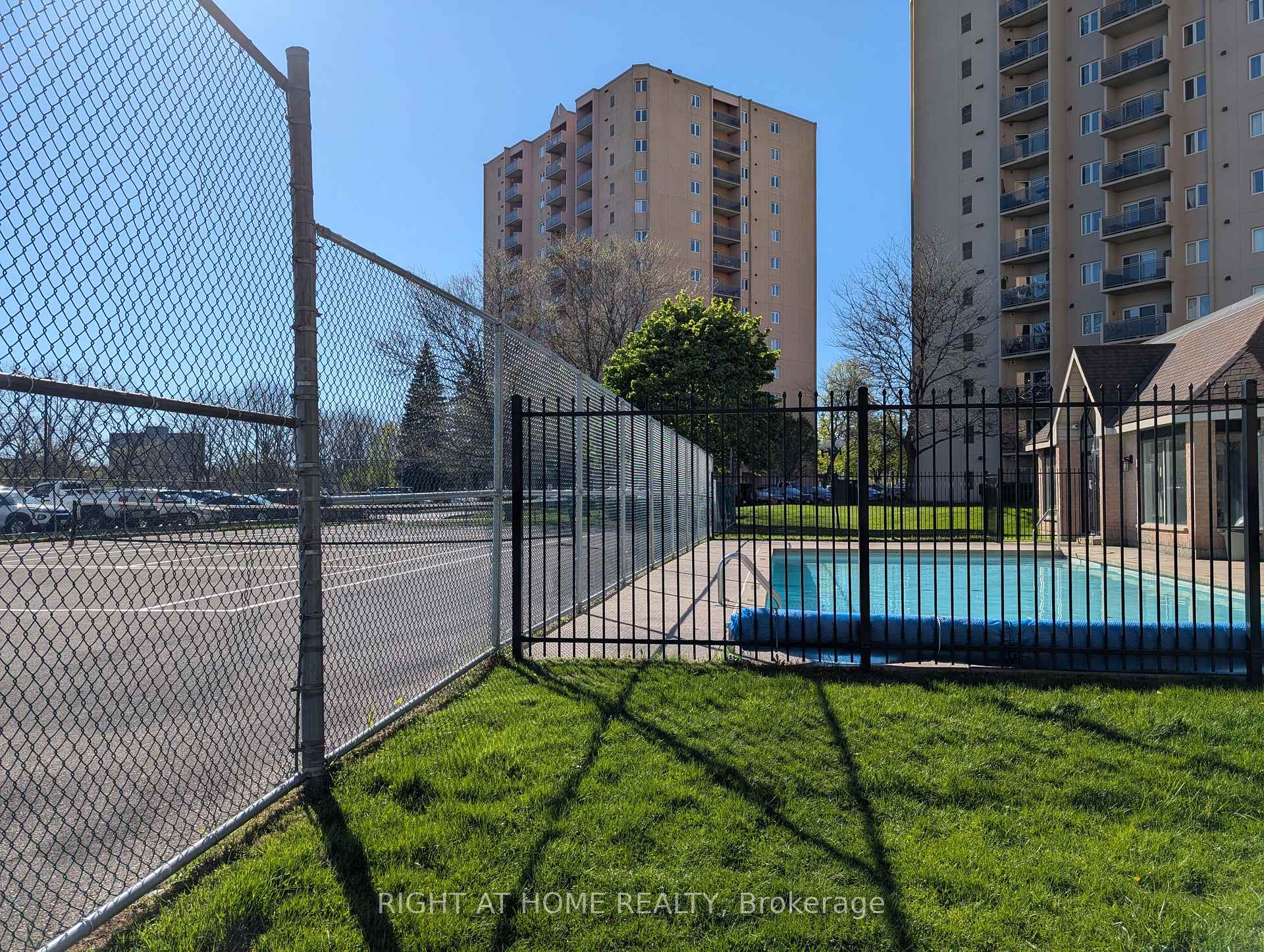Photo 15 of Unit 408, 860 Commissioners Road E, London, South H — HOMEH