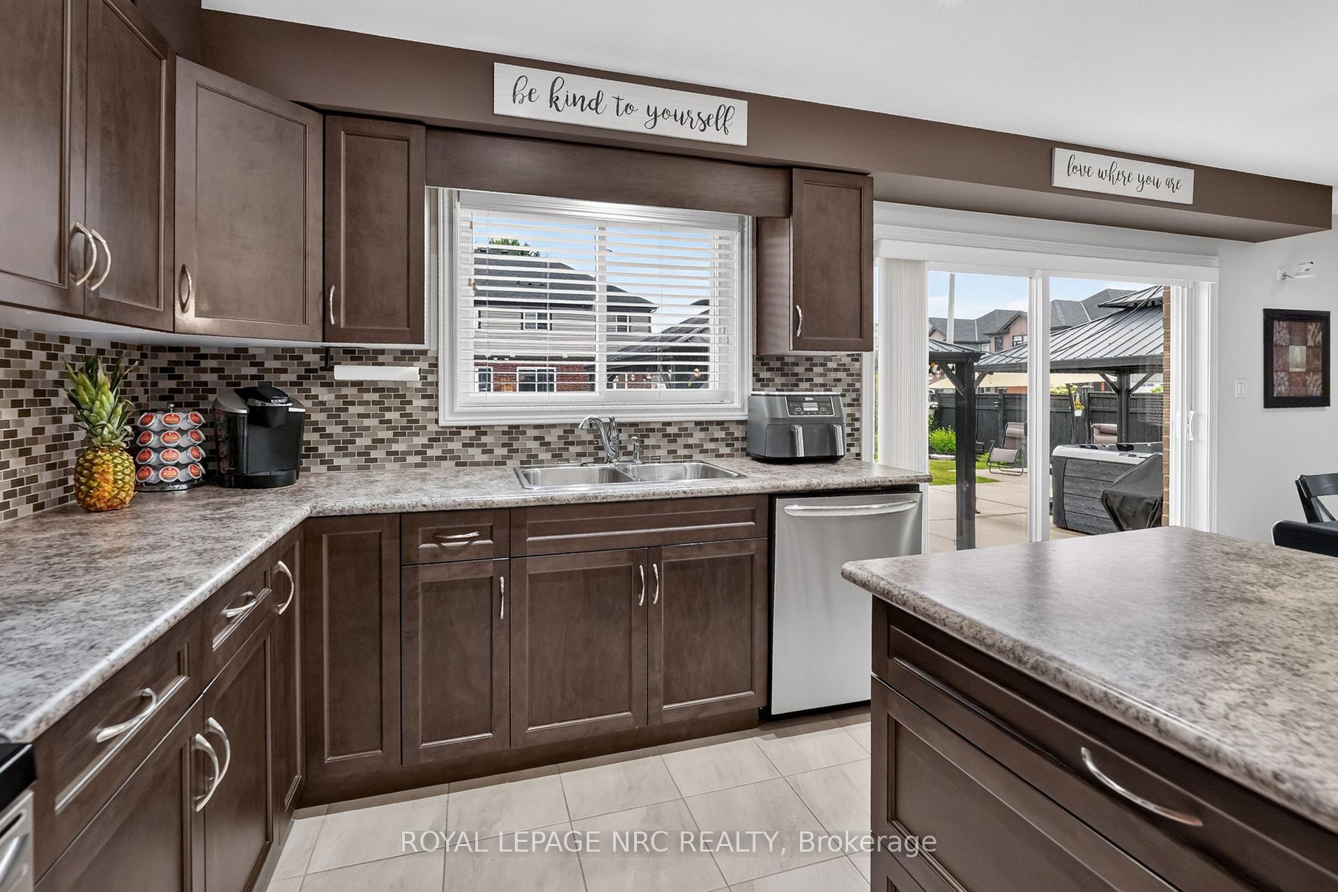 Photo 11 of 7794 Clendenning Street, Niagara Falls, Oldfield — HOMEH