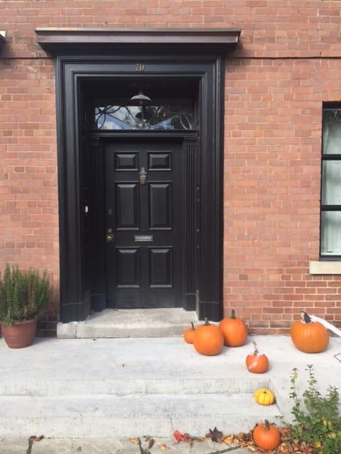 Photo 2 of 70 Crescent Road, Toronto, Rosedale-Moore Park — HOMEH