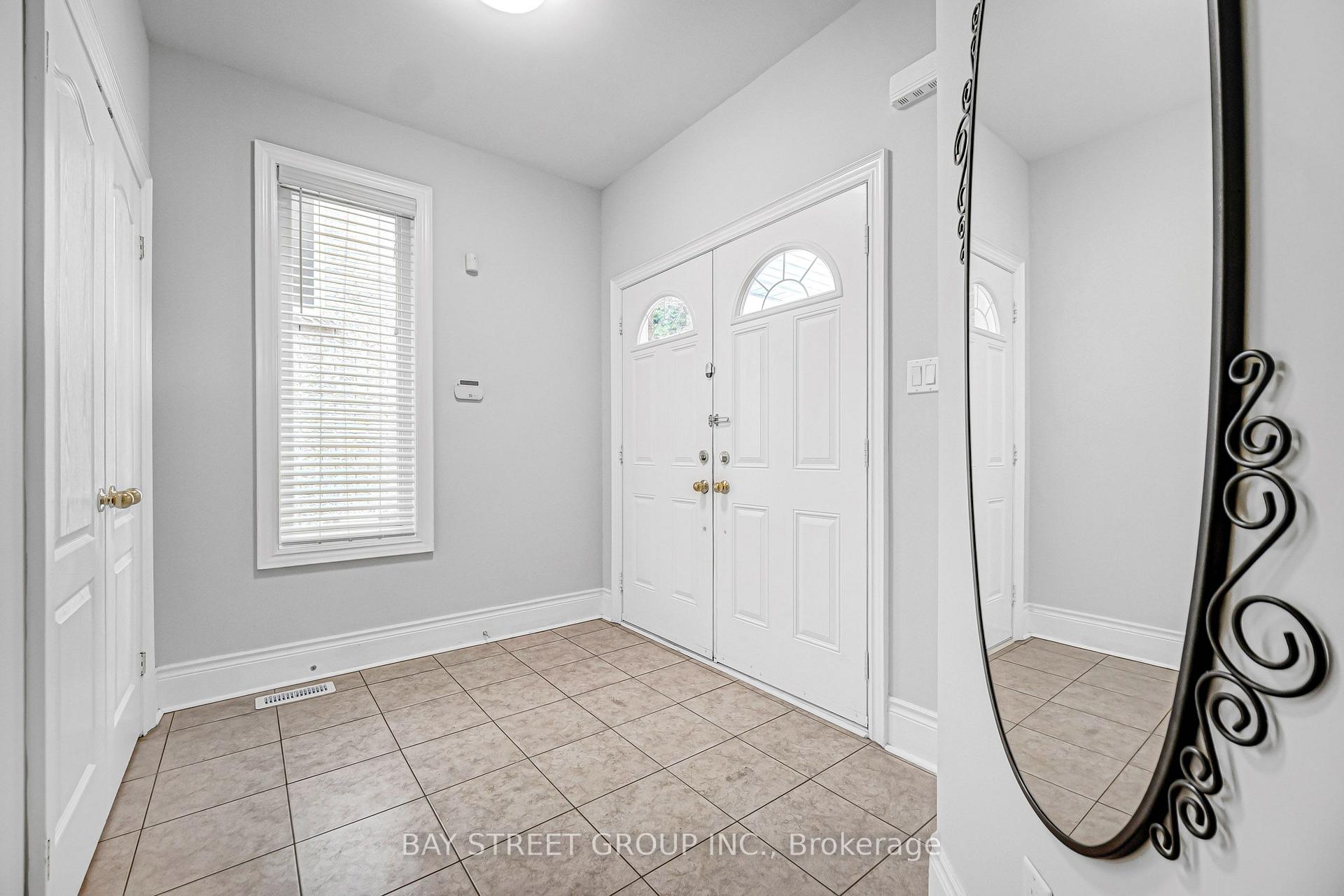 Photo 2 of 45 Old Orchard Crescent, Richmond Hill, Rouge Woods — HOMEH