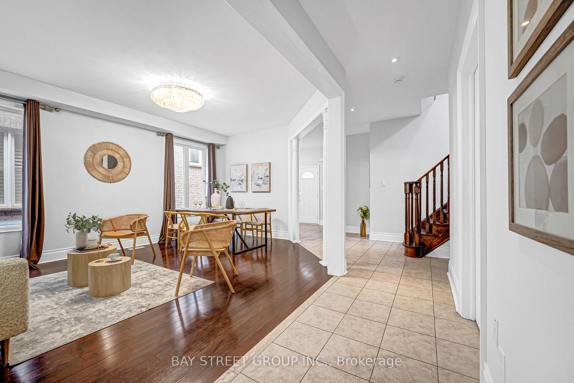 Photo 9 of 45 Old Orchard Crescent, Richmond Hill, Rouge Woods — HOMEH