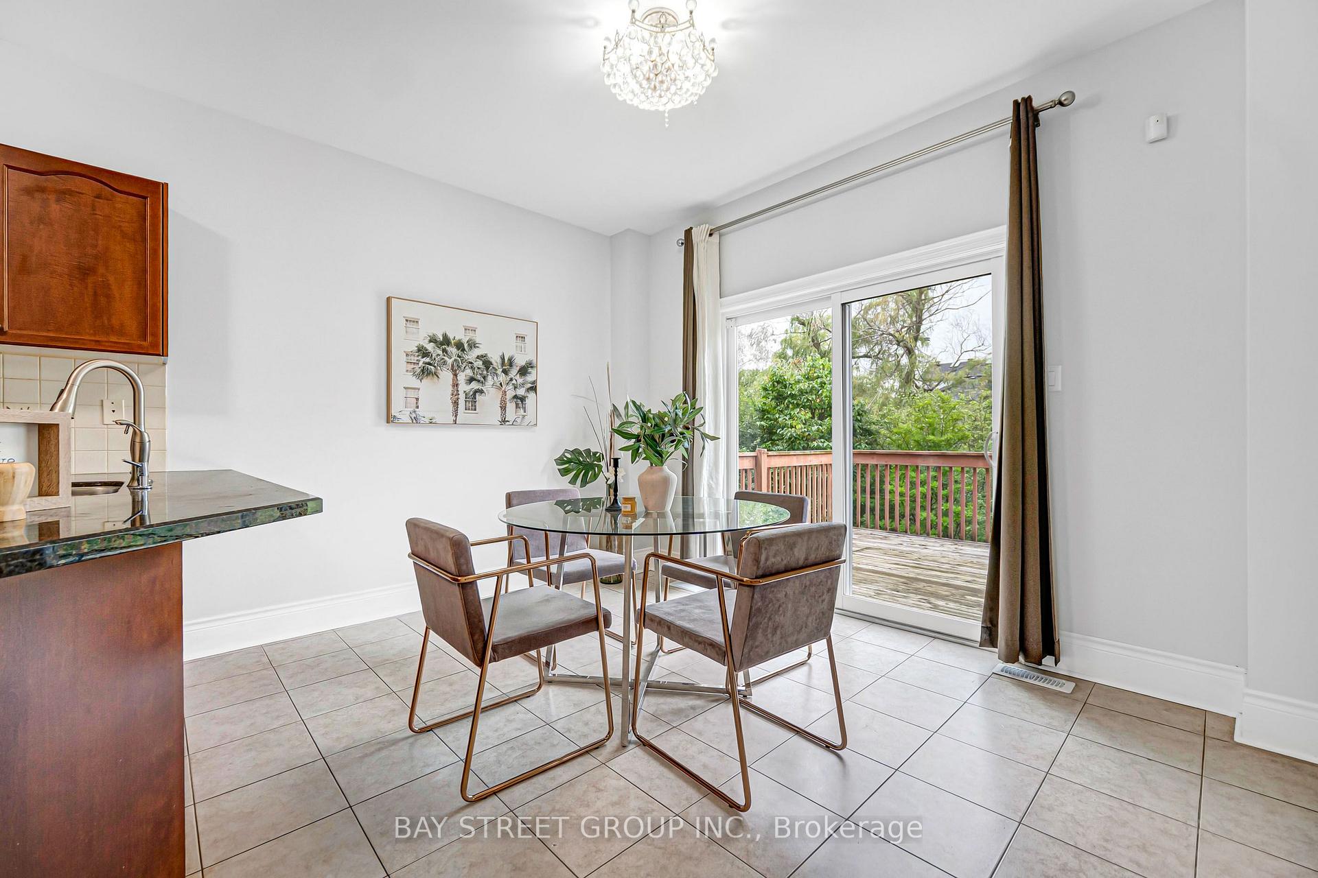 Photo 14 of 45 Old Orchard Crescent, Richmond Hill, Rouge Woods — HOMEH