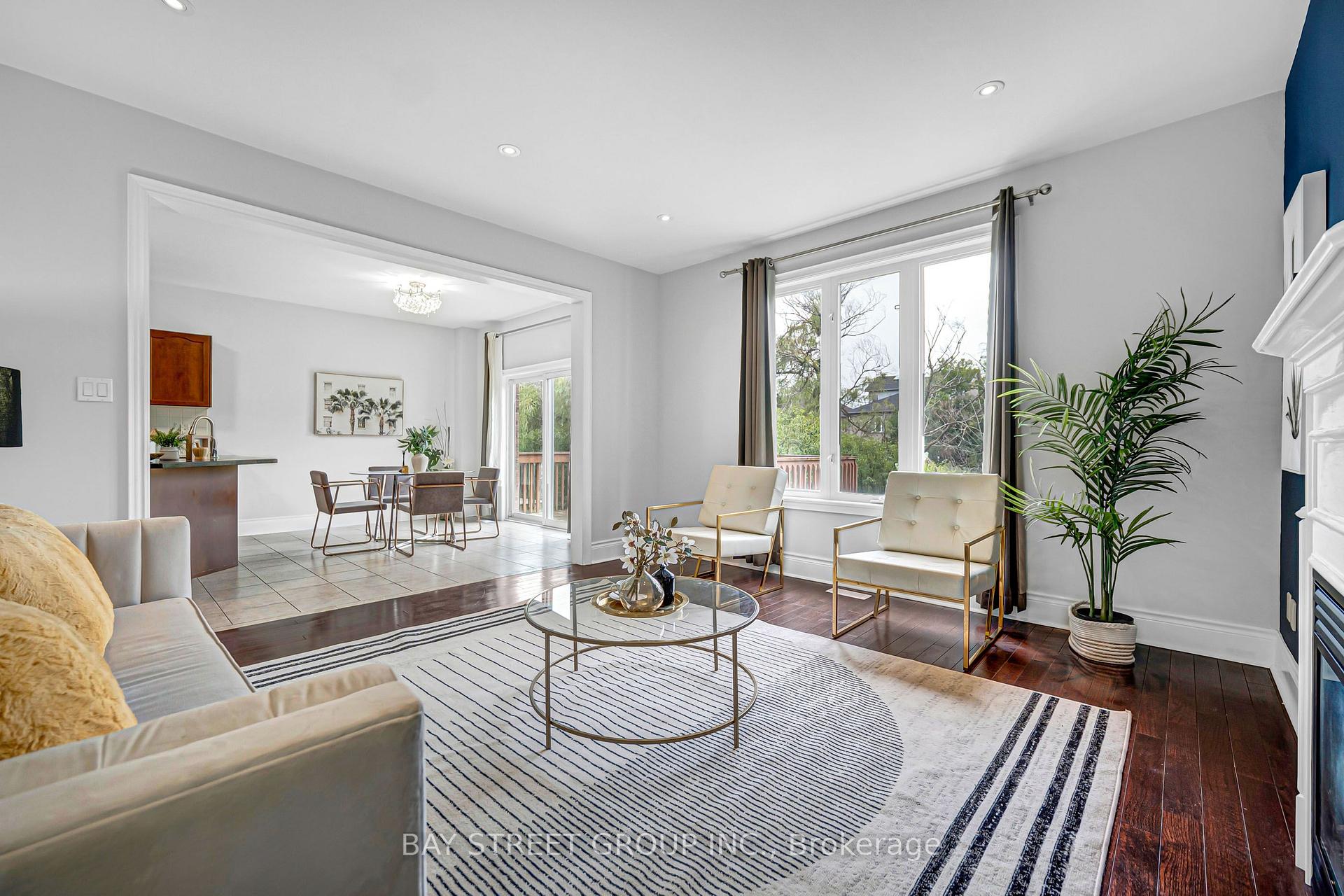Photo 21 of 45 Old Orchard Crescent, Richmond Hill, Rouge Woods — HOMEH