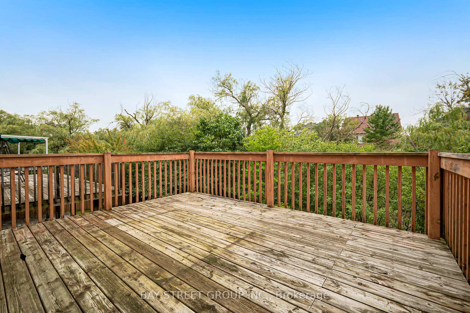 Photo 23 of 45 Old Orchard Crescent, Richmond Hill, Rouge Woods — HOMEH