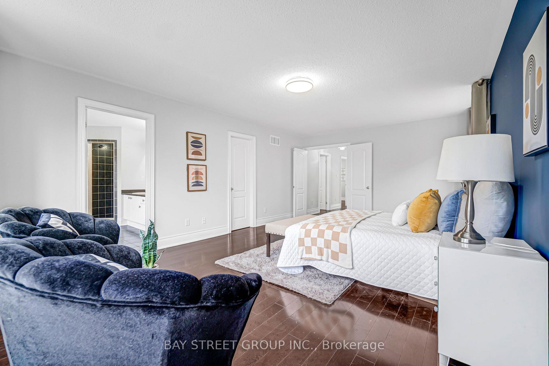 Photo 32 of 45 Old Orchard Crescent, Richmond Hill, Rouge Woods — HOMEH