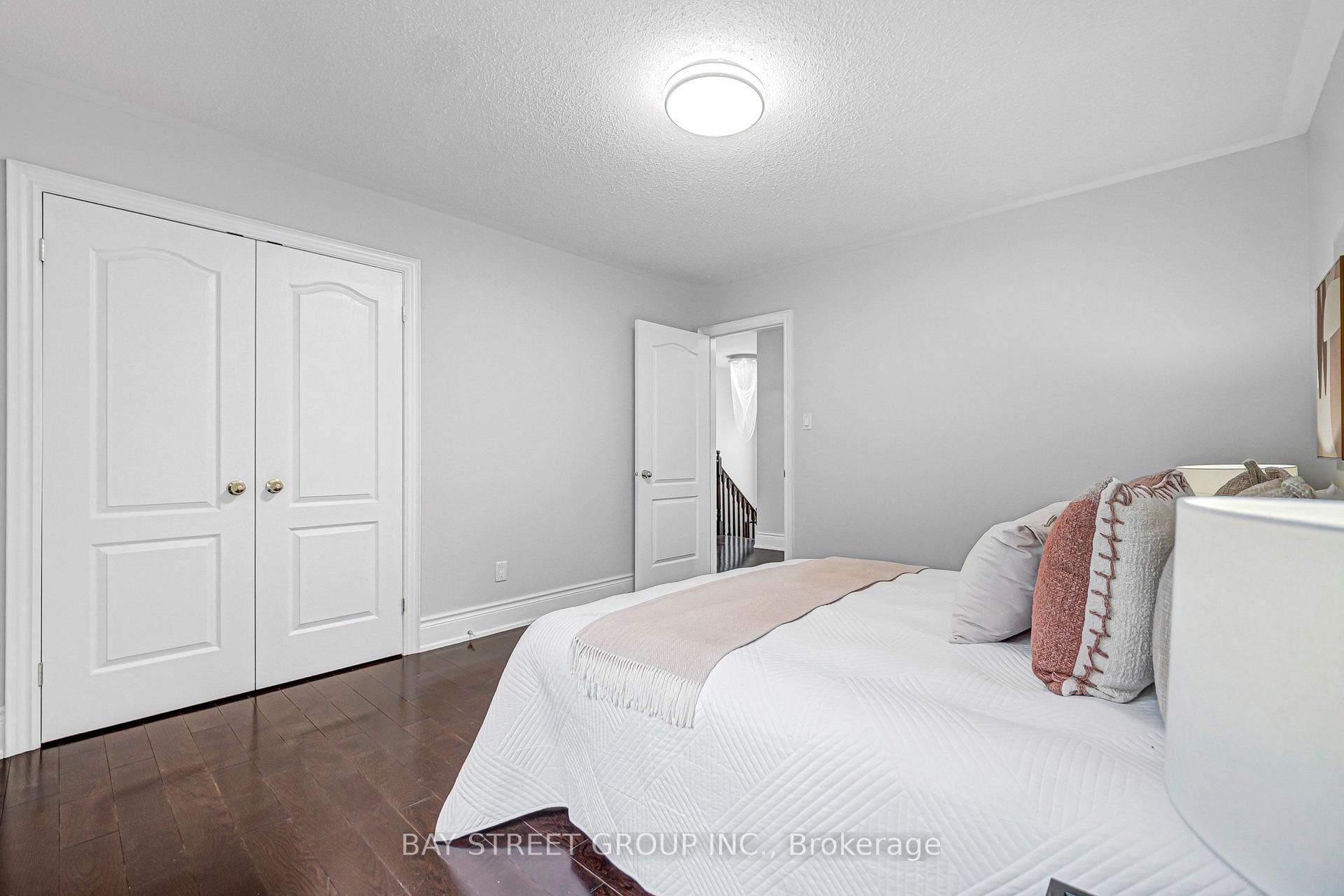 Photo 37 of 45 Old Orchard Crescent, Richmond Hill, Rouge Woods — HOMEH